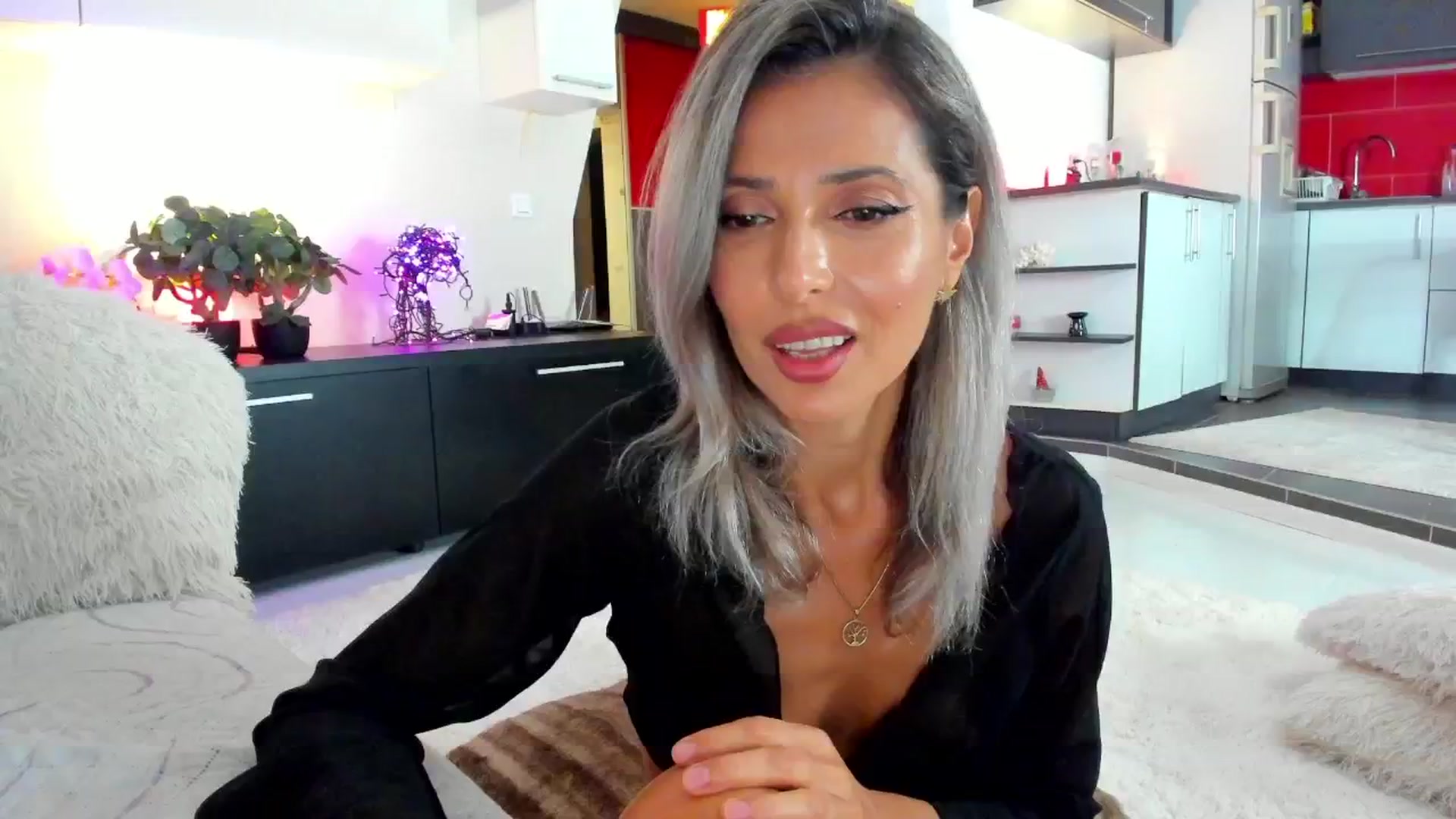 Gallery image thumbnail from SmileyTinaa's myfreecams stream on, 09/19/2024, 21:31 image 8 of 20