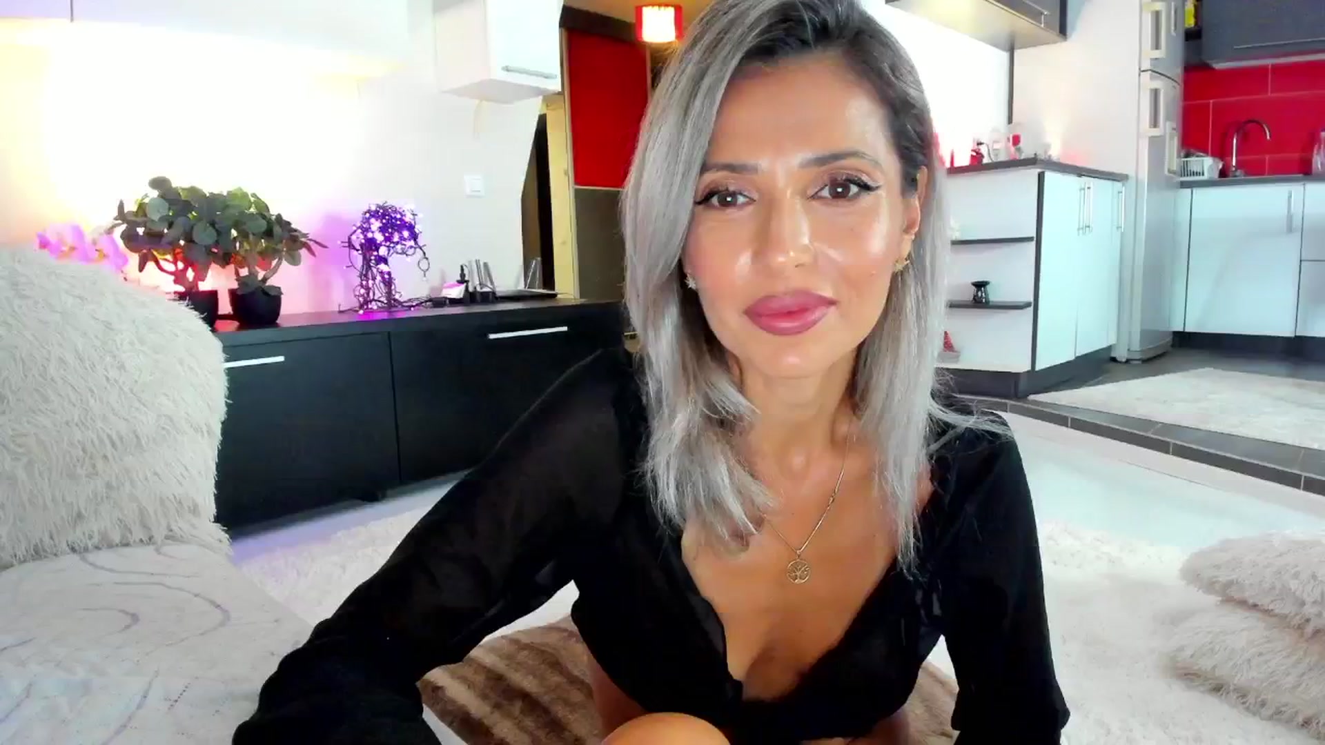 Gallery image thumbnail from SmileyTinaa's myfreecams stream on, 09/19/2024, 21:31 image 6 of 20