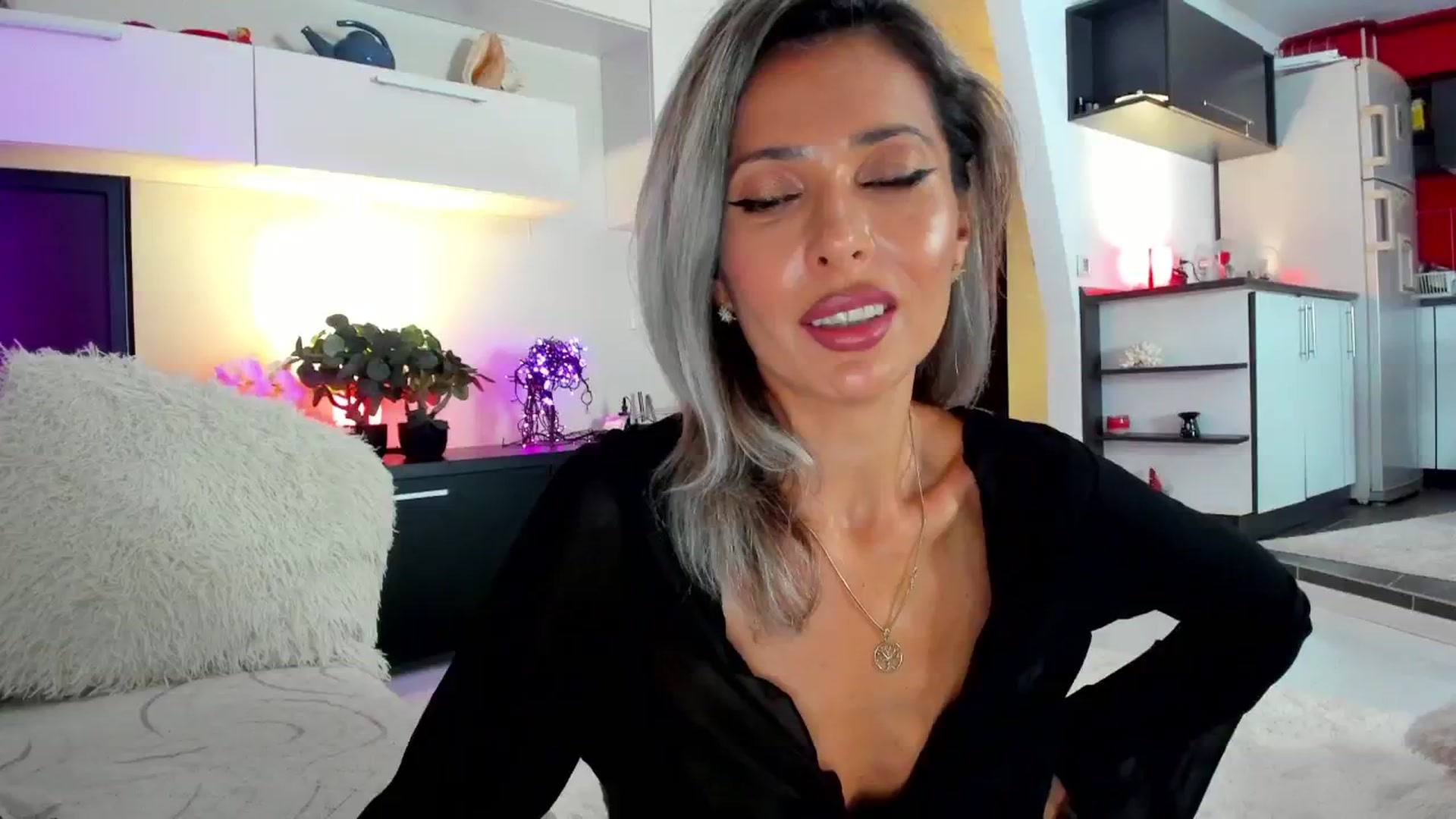 Gallery image thumbnail from SmileyTinaa's myfreecams stream on, 09/19/2024, 21:31 image 19 of 20