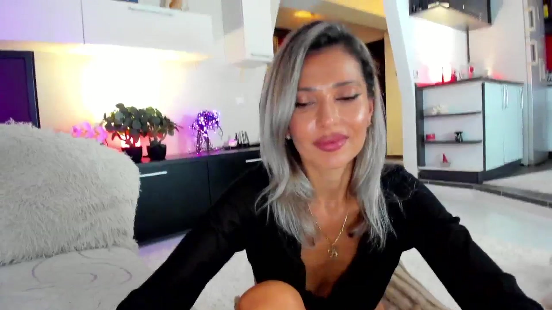 Gallery image thumbnail from SmileyTinaa's myfreecams stream on, 09/20/2024, 24:04 image 5 of 20