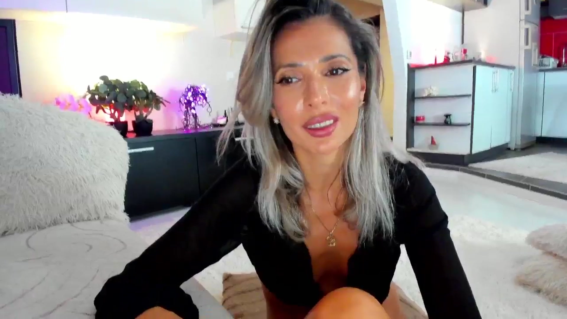 Gallery image thumbnail from SmileyTinaa's myfreecams stream on, 09/20/2024, 24:04 image 10 of 20