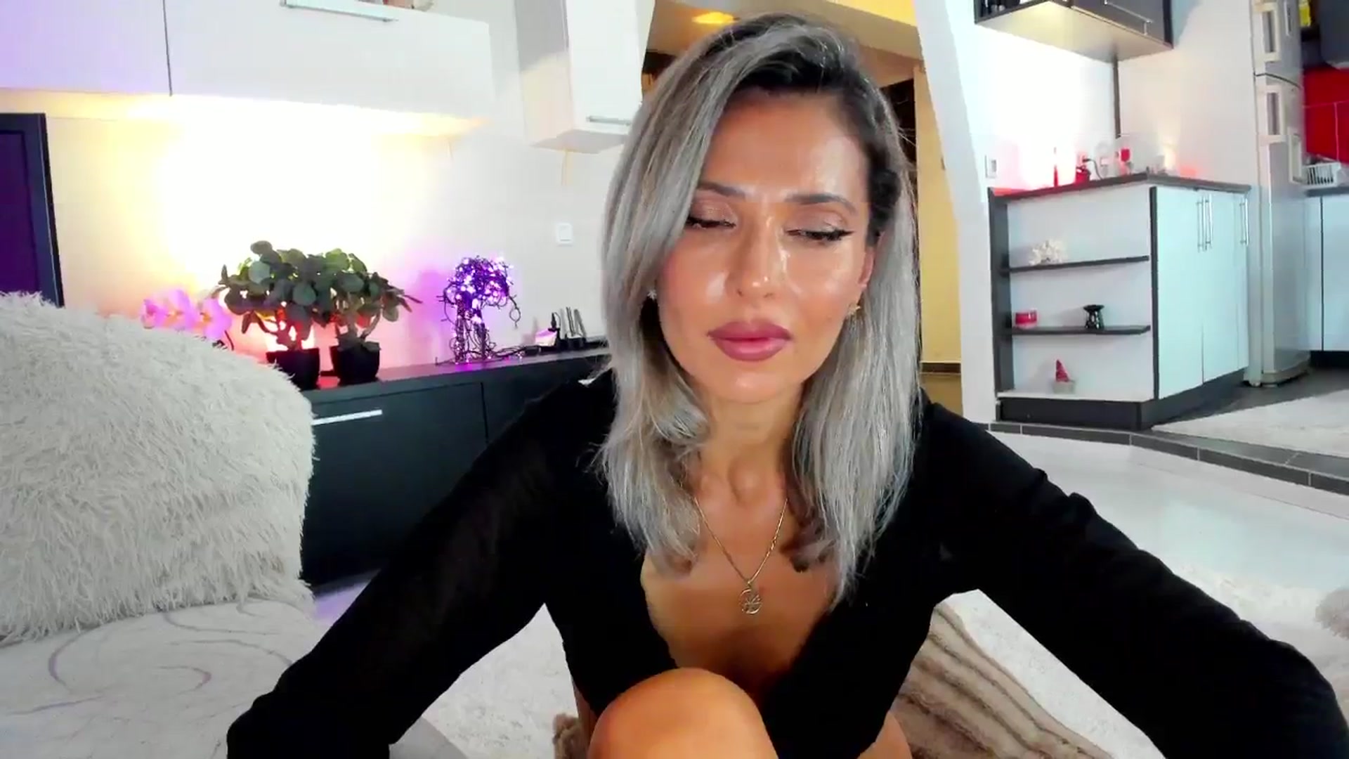 Gallery image thumbnail from SmileyTinaa's myfreecams stream on, 09/20/2024, 24:04 image 2 of 20
