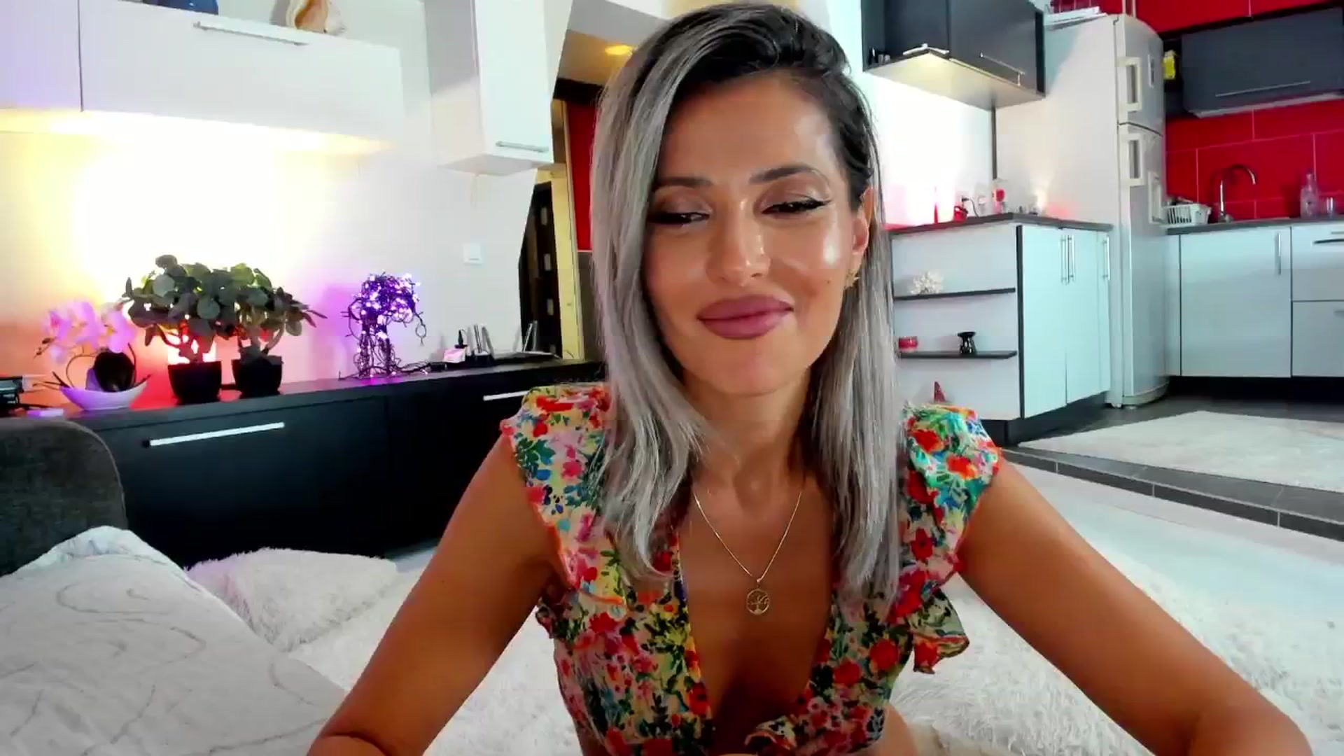 Gallery image thumbnail from SmileyTinaa's myfreecams stream on, 09/21/2024, 01:13 image 12 of 20