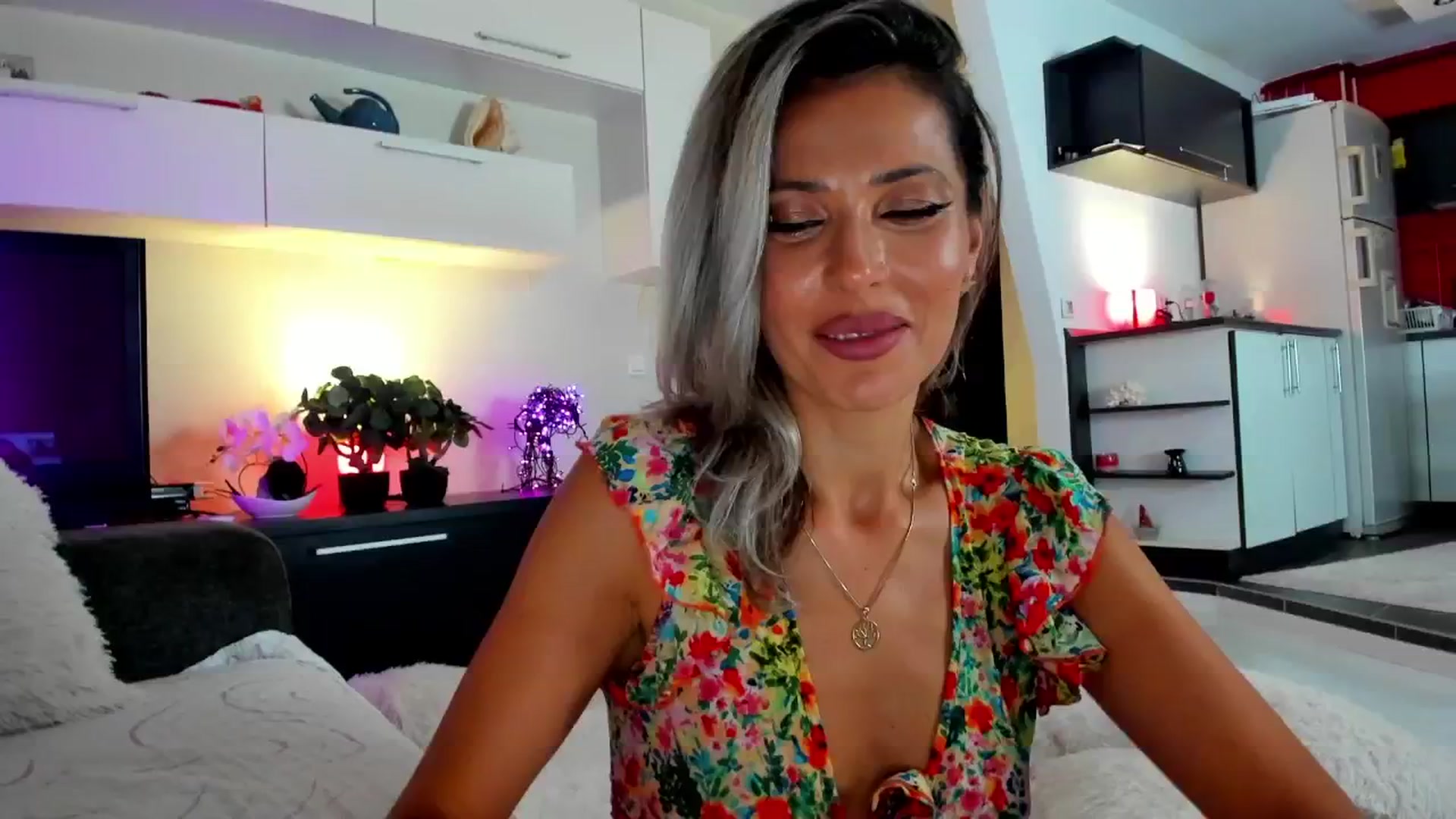 Gallery image thumbnail from SmileyTinaa's myfreecams stream on, 09/21/2024, 01:13 image 10 of 20