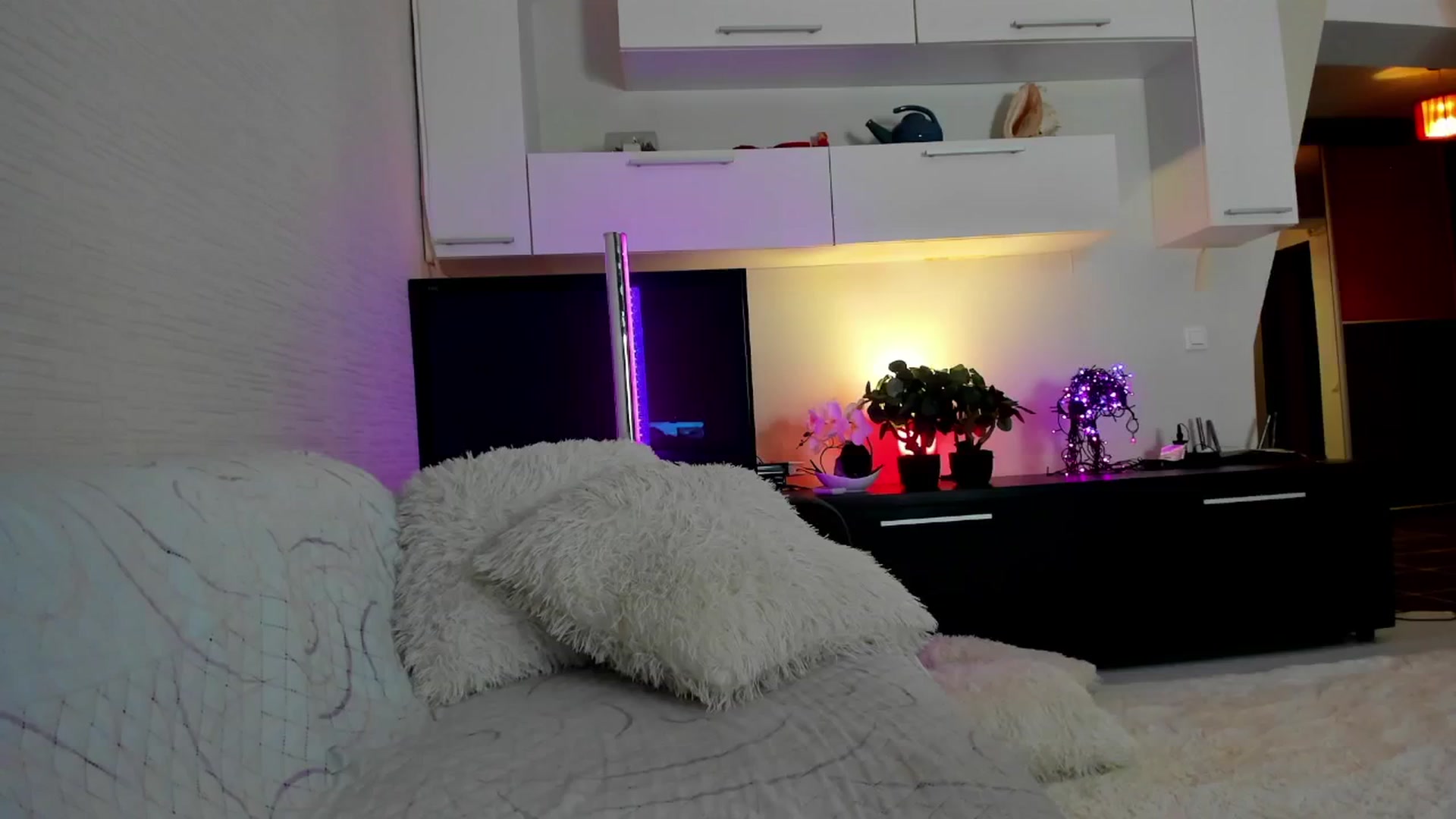 Gallery image thumbnail from SmileyTinaa's myfreecams stream on, 09/26/2024, 23:32 image 20 of 20