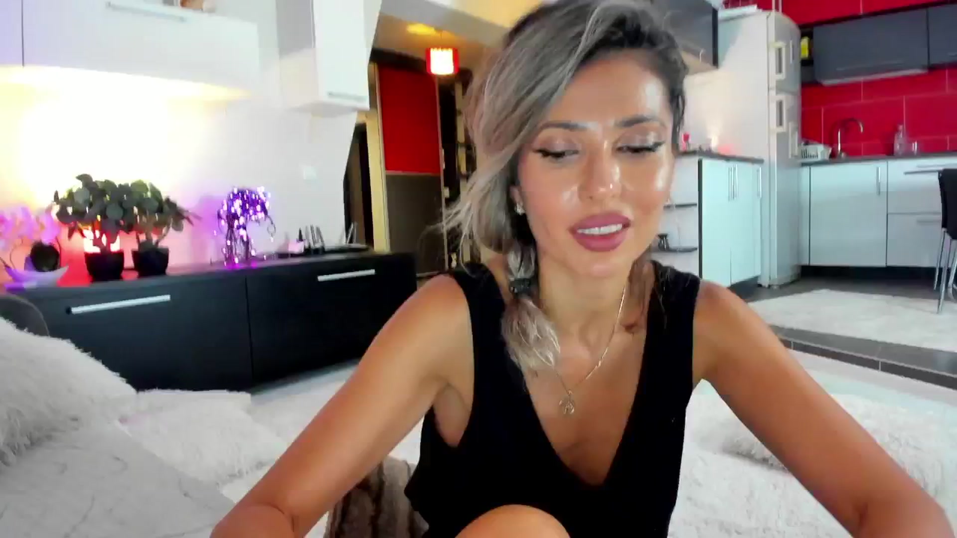 Gallery image thumbnail from SmileyTinaa's myfreecams stream on, 09/26/2024, 23:32 image 12 of 20
