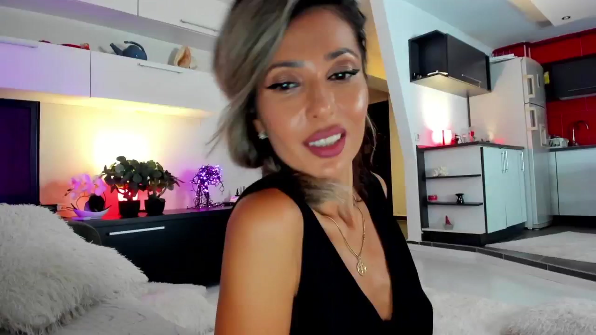 Gallery image thumbnail from SmileyTinaa's myfreecams stream on, 09/26/2024, 23:32 image 11 of 20