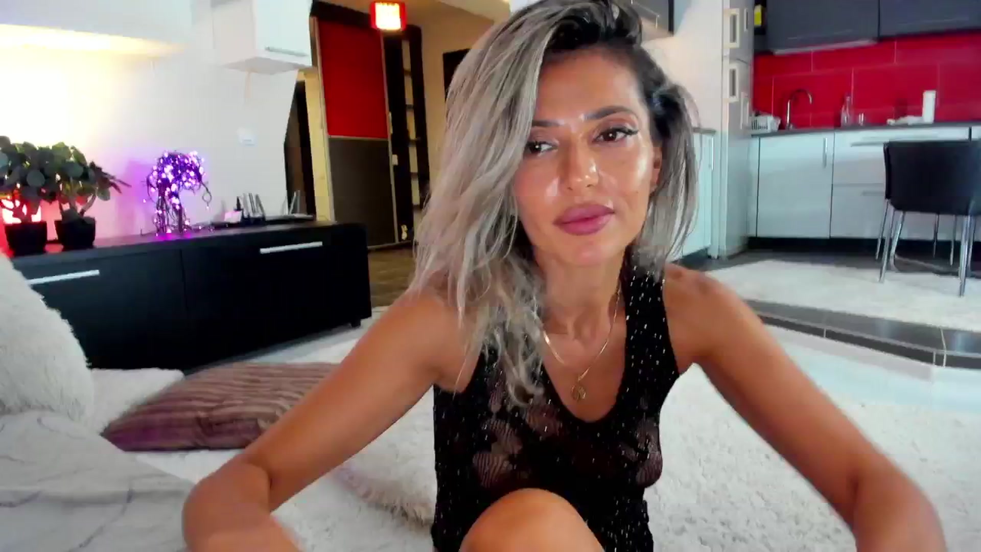Gallery image thumbnail from SmileyTinaa's myfreecams stream on, 09/28/2024, 03:58 image 17 of 20