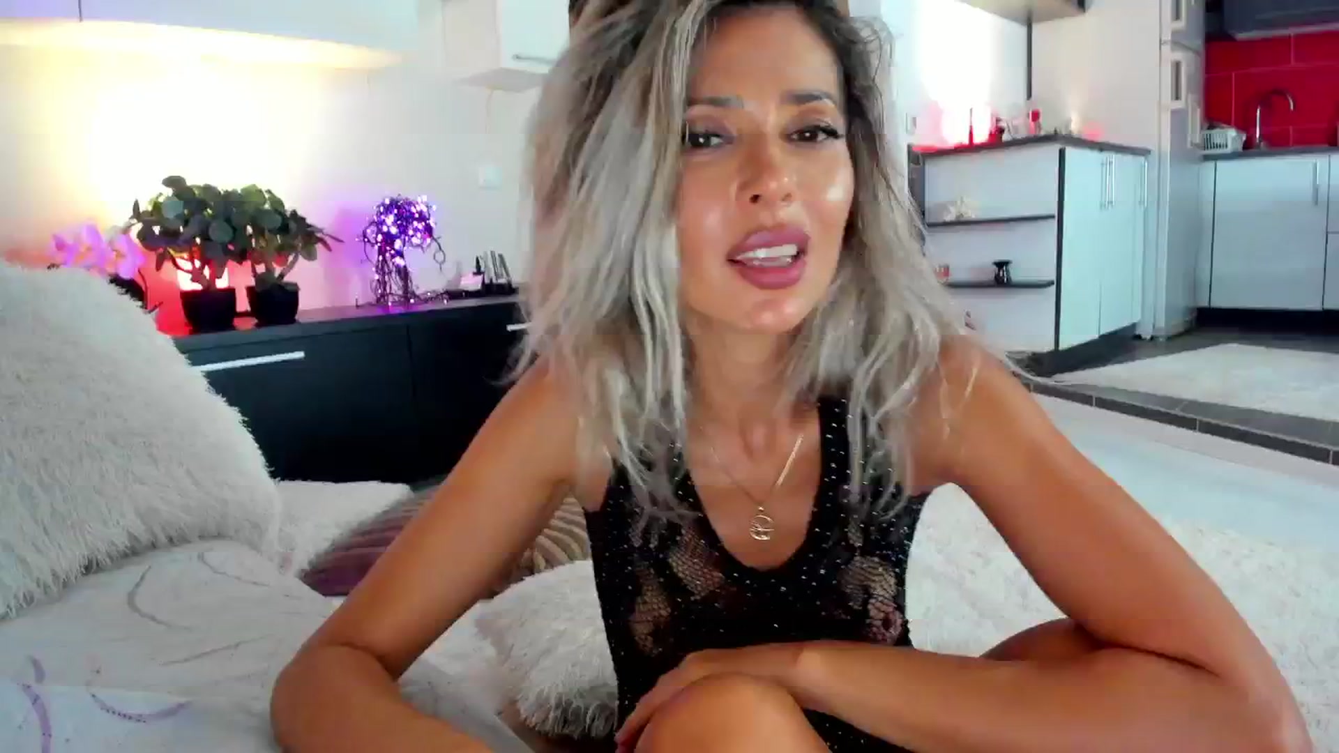 Gallery image thumbnail from SmileyTinaa's myfreecams stream on, 09/28/2024, 03:58 image 11 of 20