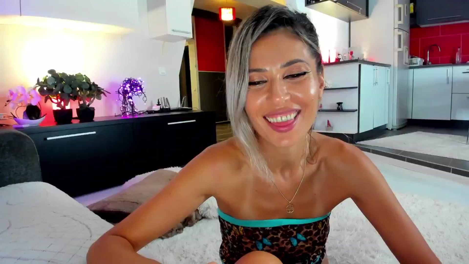 Gallery image thumbnail from SmileyTinaa's myfreecams stream on, 10/05/2024, 24:46 image 20 of 20