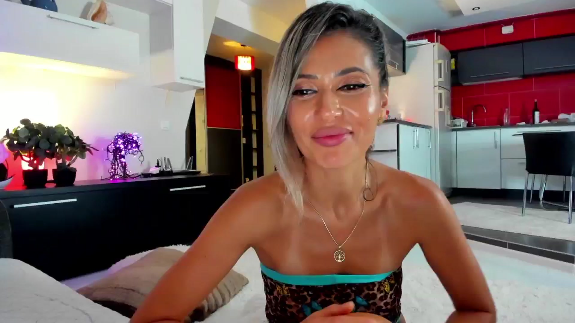 Gallery image thumbnail from SmileyTinaa's myfreecams stream on, 10/05/2024, 01:41 image 3 of 20