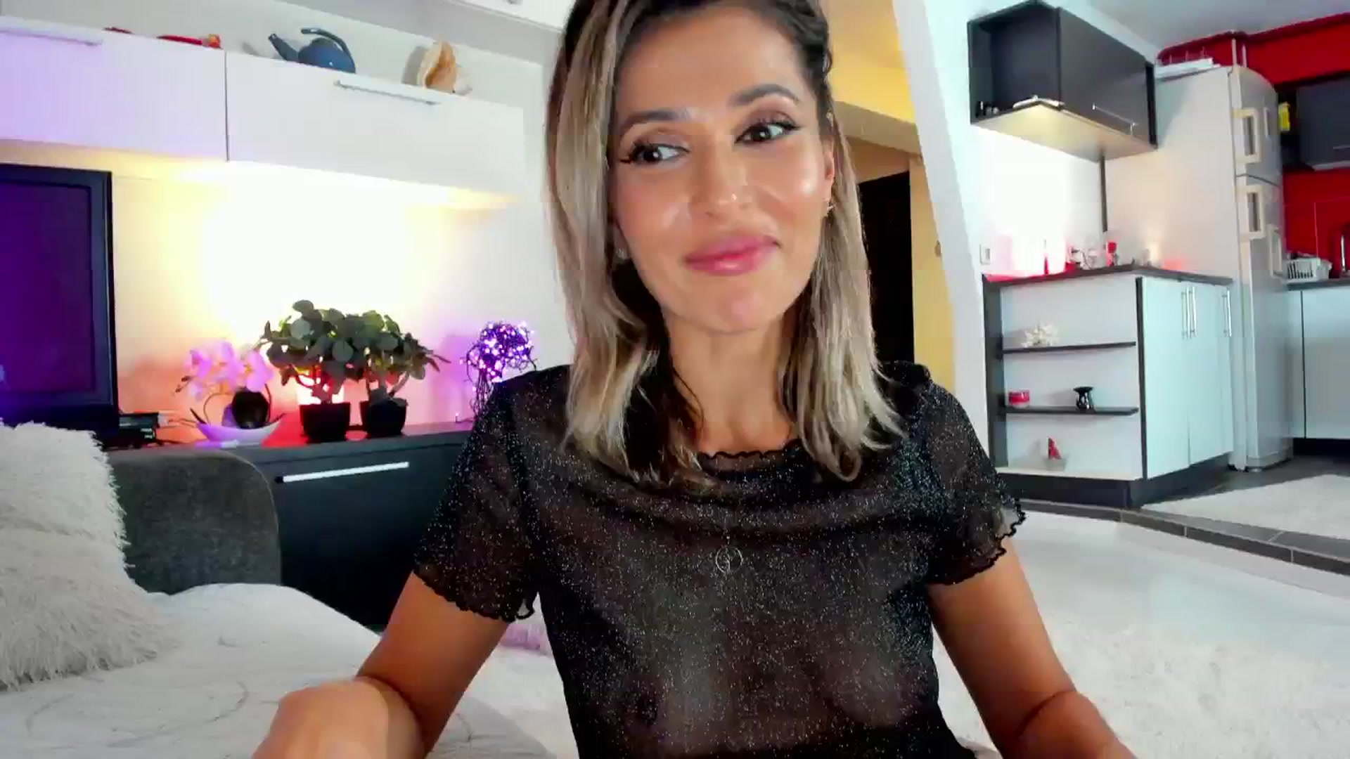 Gallery image thumbnail from SmileyTinaa's myfreecams stream on, 10/24/2024, 21:29 image 13 of 20
