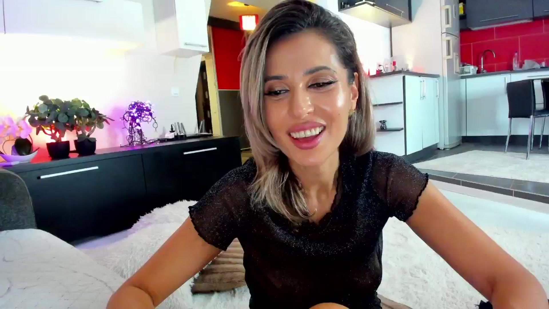 Gallery image thumbnail from SmileyTinaa's myfreecams stream on, 10/24/2024, 23:44 image 9 of 20