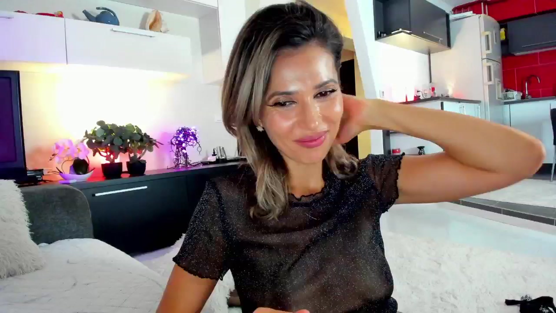 Gallery image thumbnail from SmileyTinaa's myfreecams stream on, 10/24/2024, 23:44 image 7 of 20