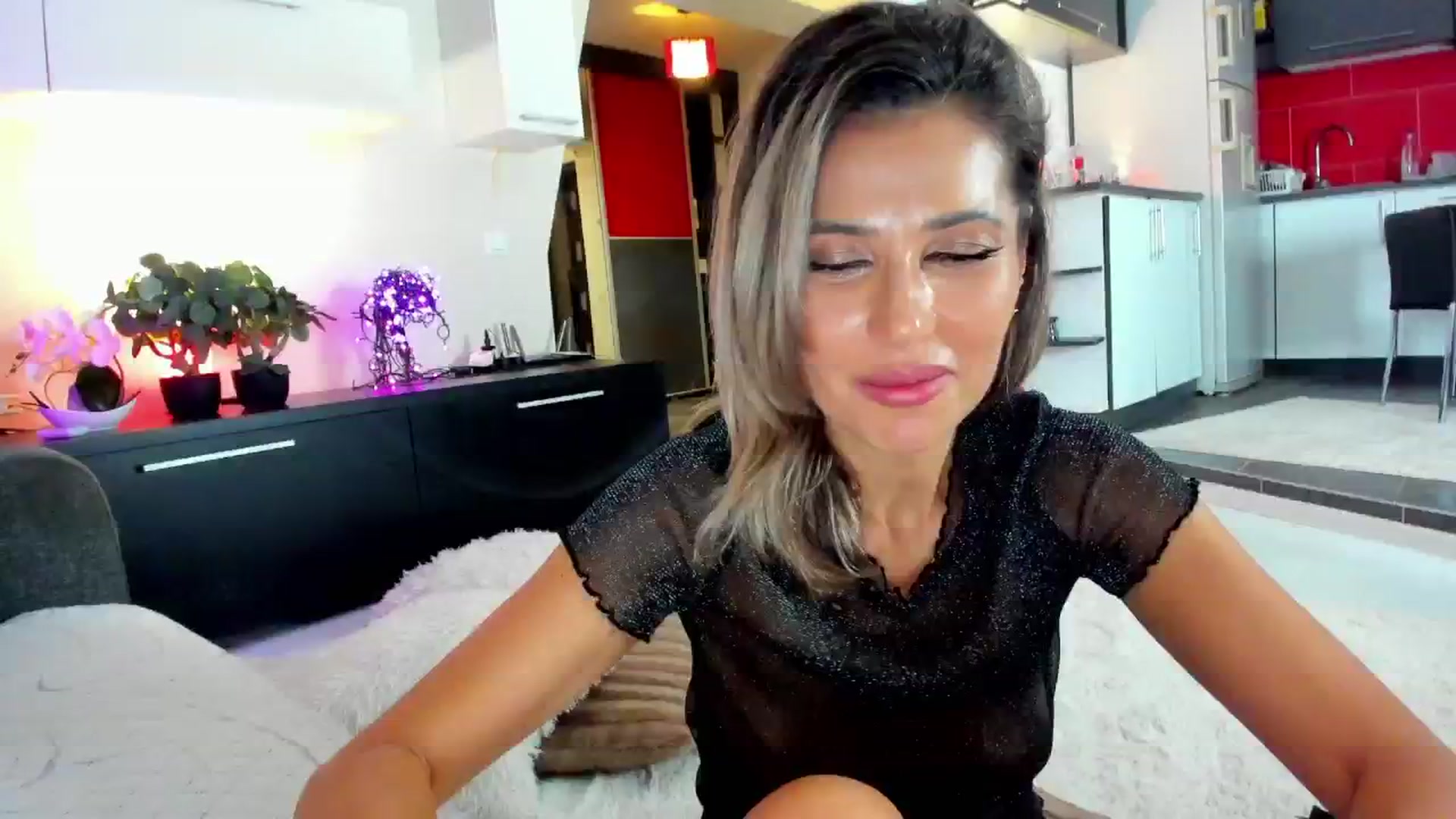 Gallery image thumbnail from SmileyTinaa's myfreecams stream on, 10/24/2024, 23:44 image 8 of 20