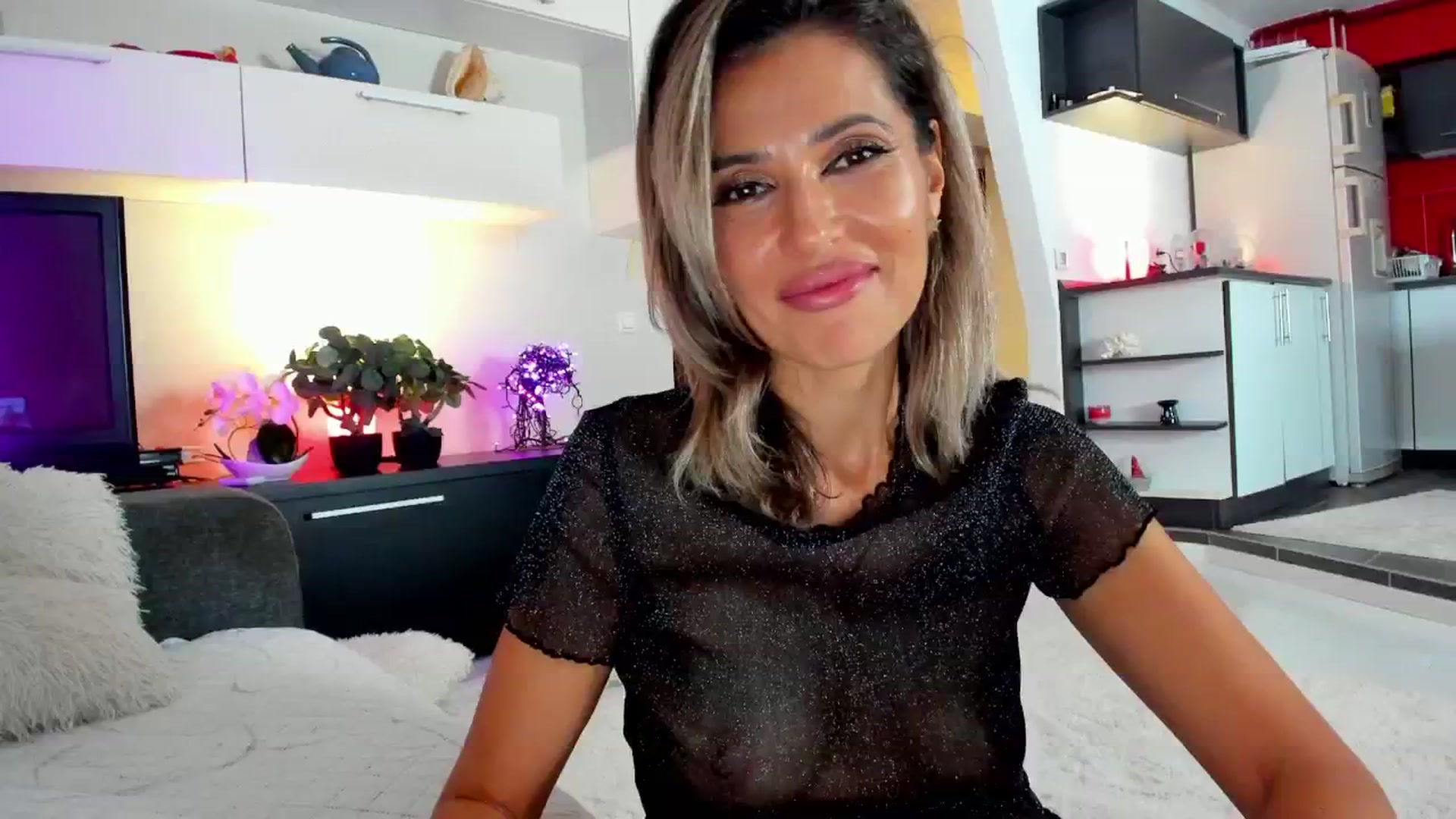 Gallery image thumbnail from SmileyTinaa's myfreecams stream on, 10/25/2024, 03:09 image 8 of 20