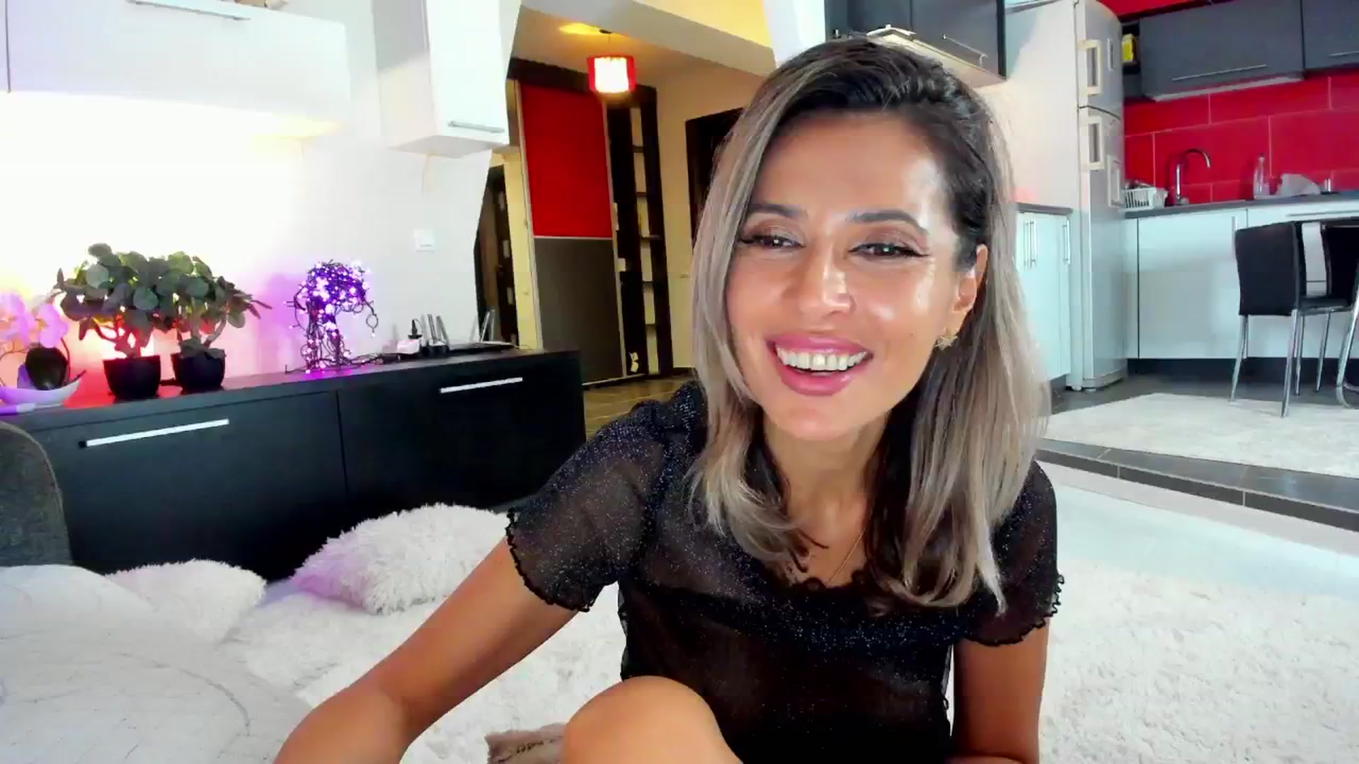 Gallery image thumbnail from SmileyTinaa's myfreecams stream on, 10/25/2024, 03:09 image 12 of 20