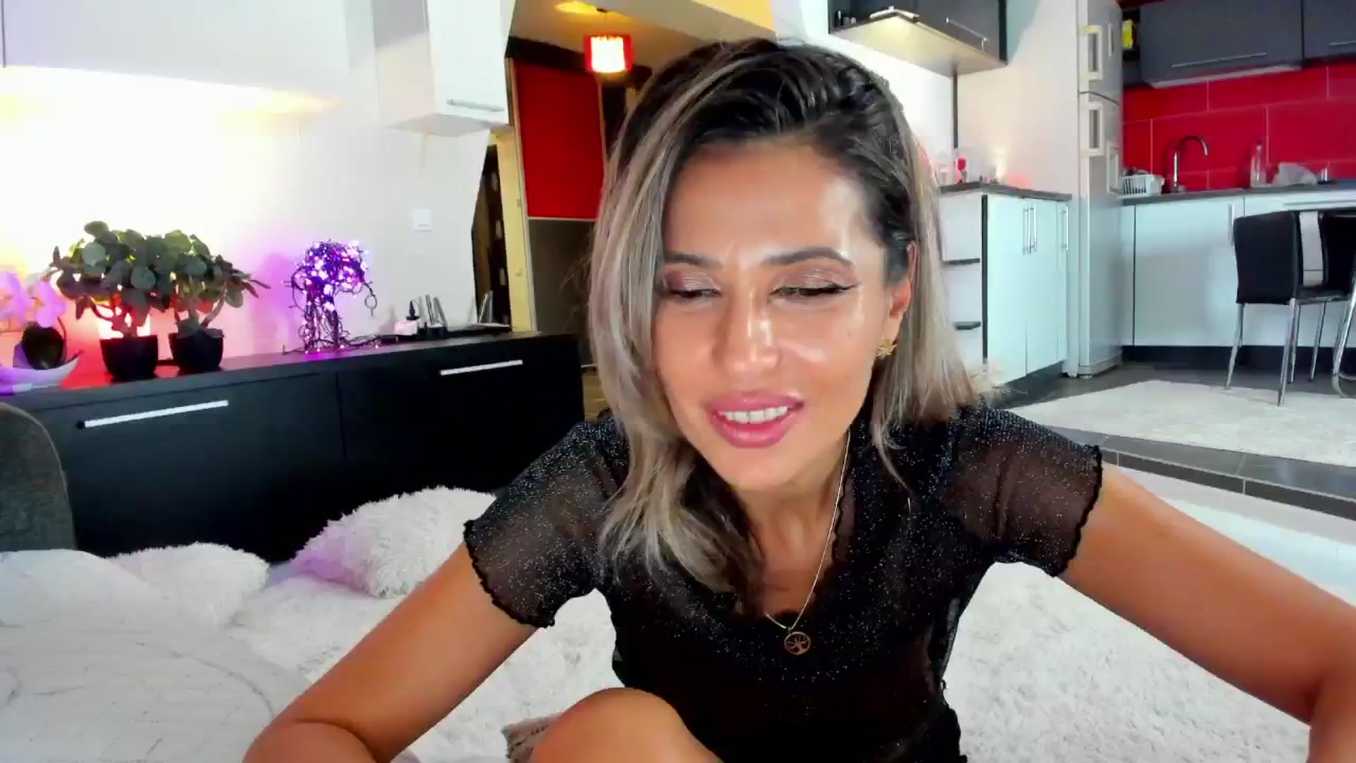 Gallery image thumbnail from SmileyTinaa's myfreecams stream on, 10/25/2024, 03:09 image 6 of 20