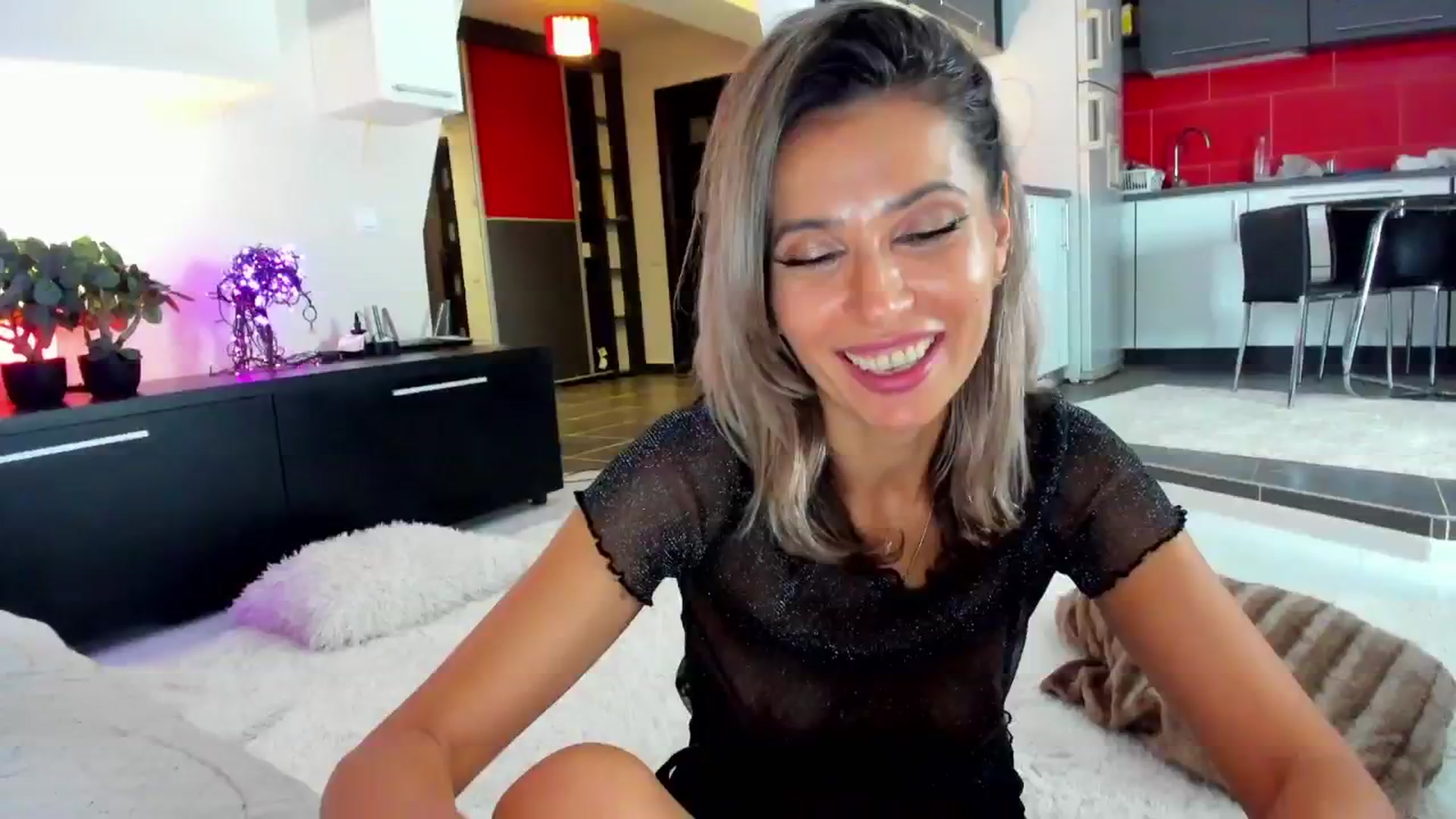 Gallery image thumbnail from SmileyTinaa's myfreecams stream on, 10/25/2024, 06:18 image 4 of 20