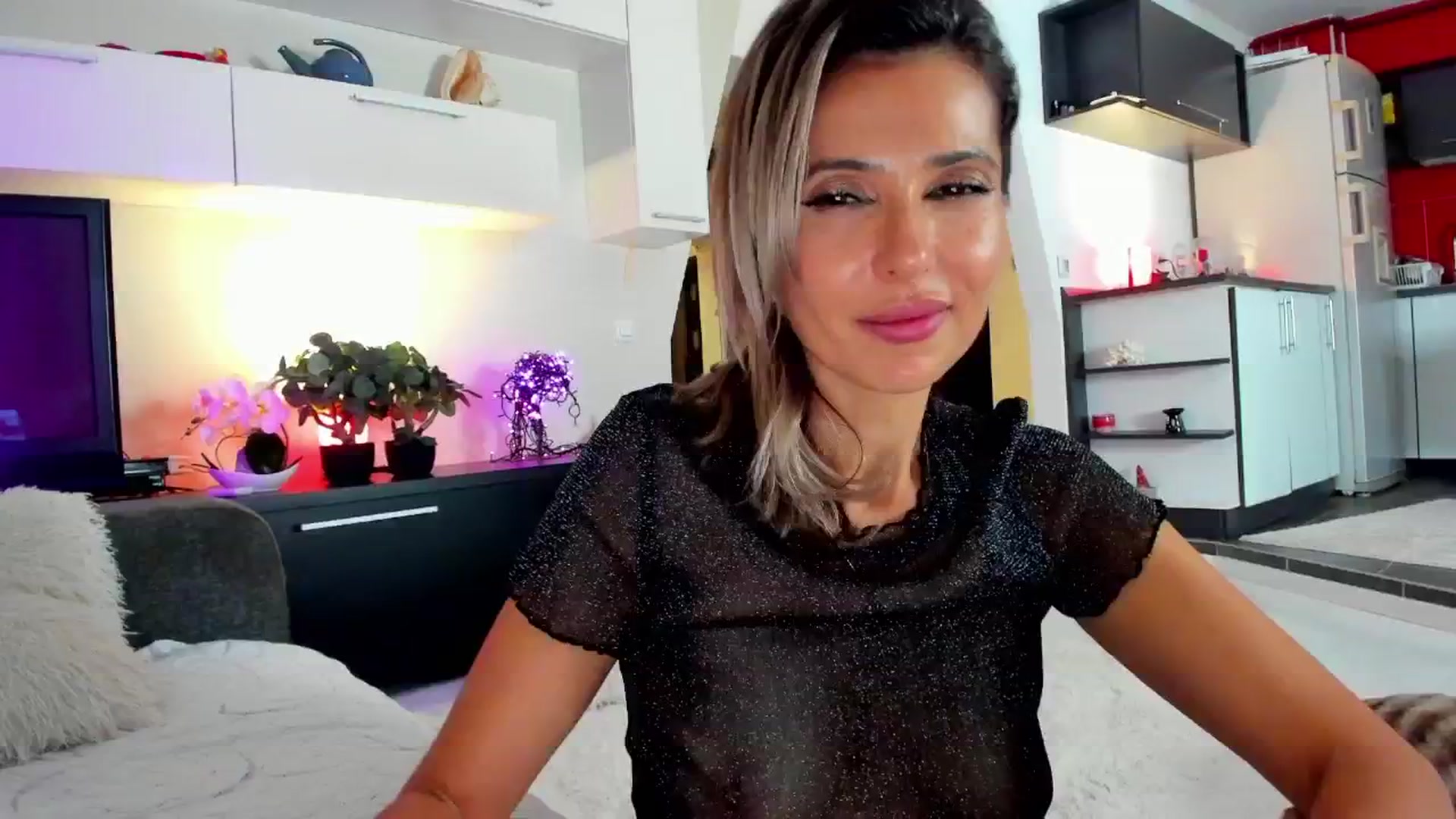 Gallery image thumbnail from SmileyTinaa's myfreecams stream on, 10/25/2024, 06:18 image 20 of 20