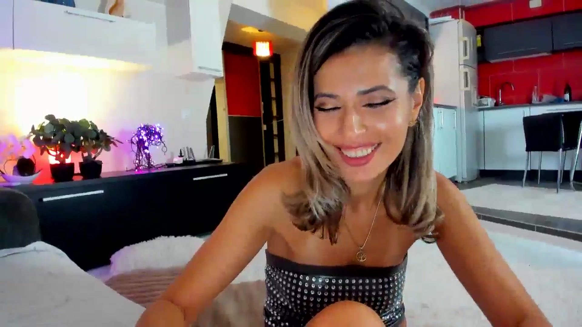 Gallery image thumbnail from SmileyTinaa's myfreecams stream on, 11/09/2024, 03:53 image 4 of 20