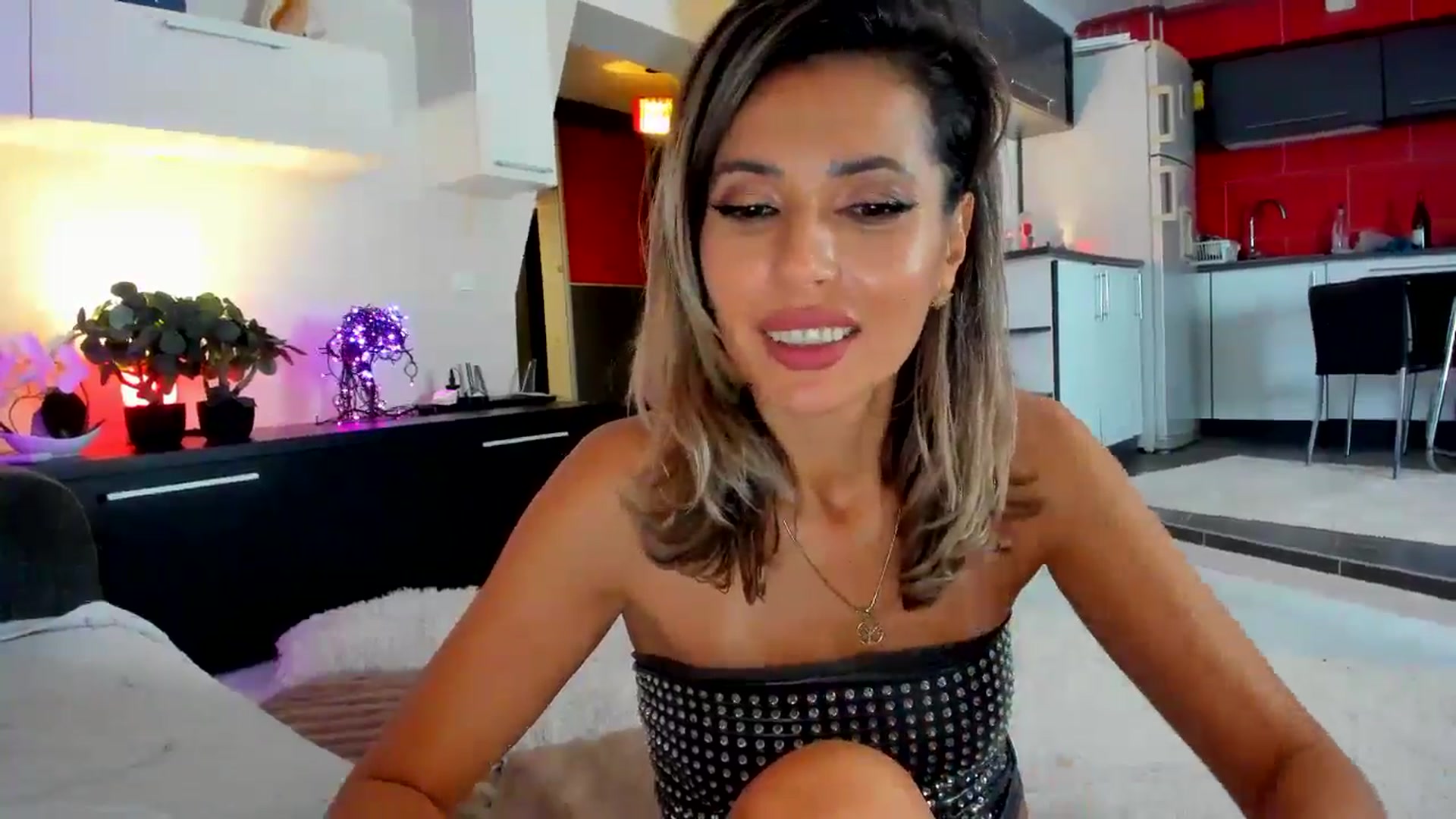 Gallery image thumbnail from SmileyTinaa's myfreecams stream on, 11/09/2024, 03:53 image 14 of 20