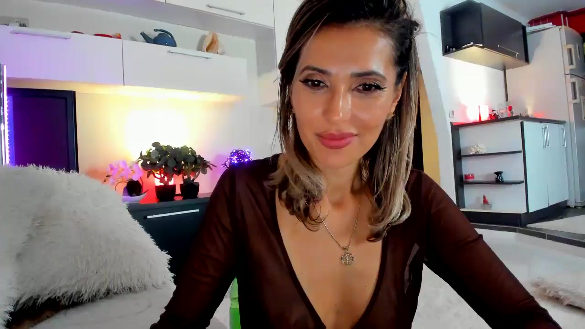 Gallery image thumbnail from SmileyTinaa's myfreecams stream on, 11/09/2024, 08:05 image 18 of 20