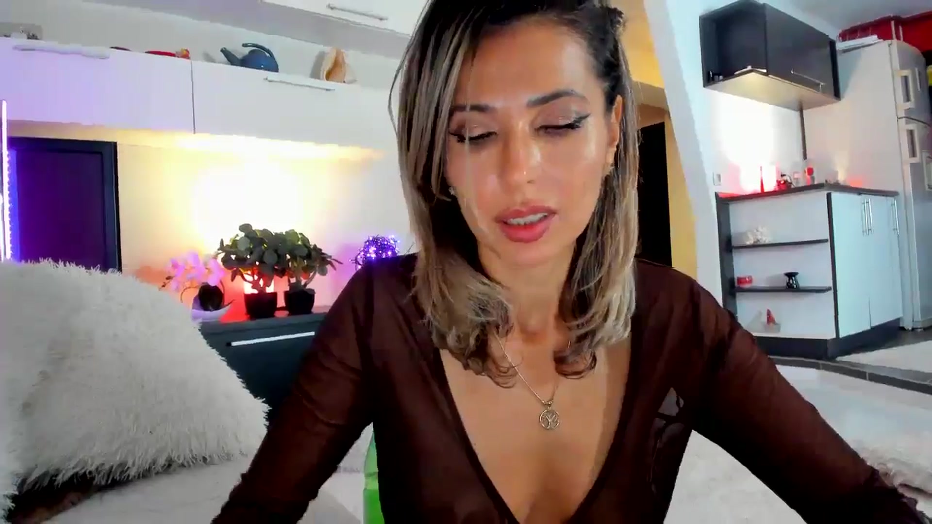 Gallery image thumbnail from SmileyTinaa's myfreecams stream on, 11/09/2024, 08:05 image 14 of 20