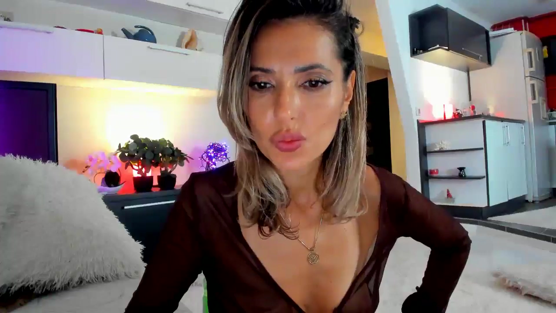 Gallery image thumbnail from SmileyTinaa's myfreecams stream on, 11/09/2024, 08:05 image 5 of 20