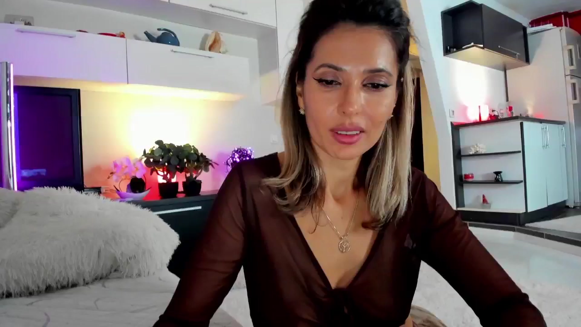 Gallery image thumbnail from SmileyTinaa's myfreecams stream on, 11/22/2024, 05:47 image 11 of 20