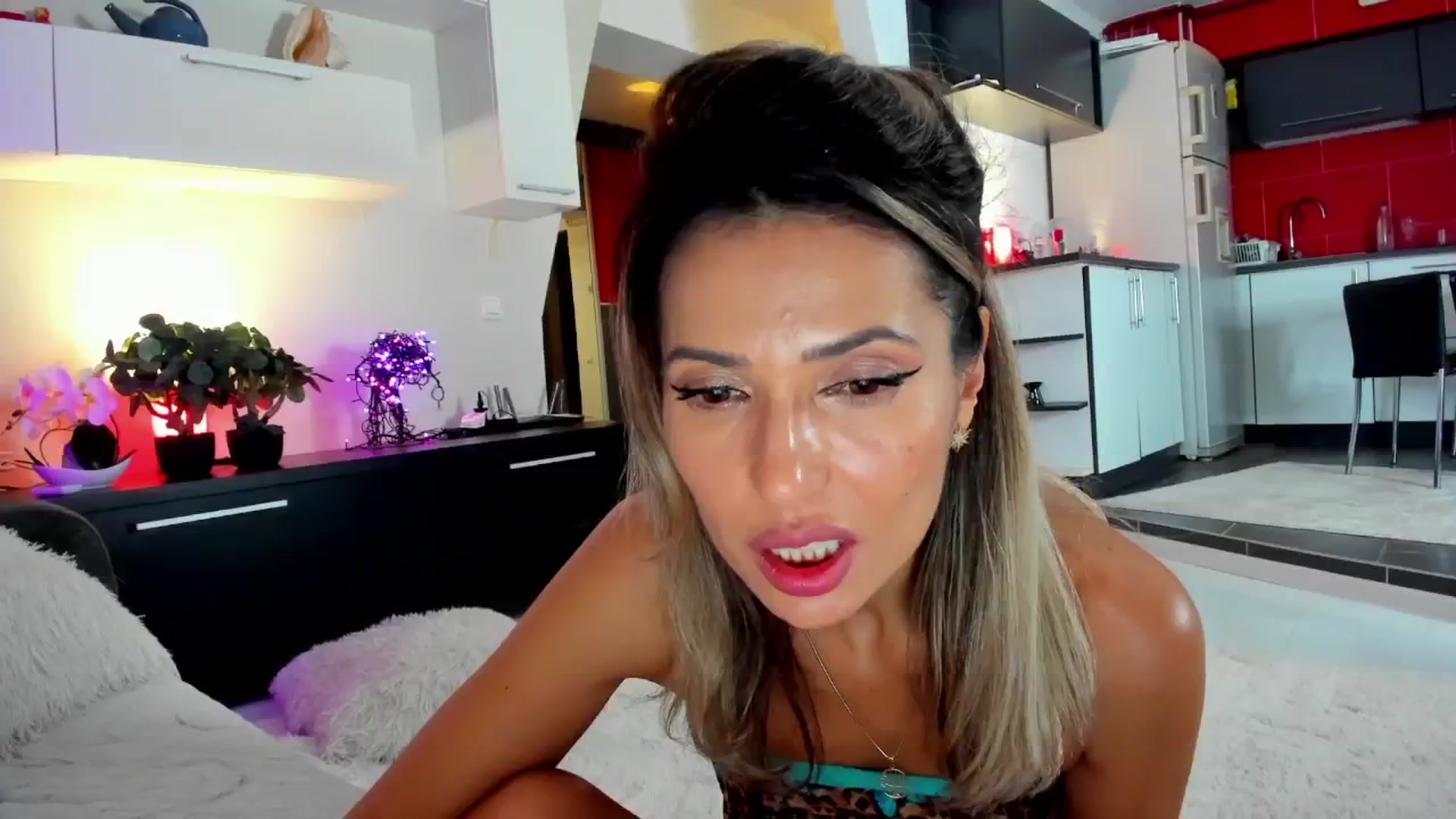 Gallery image thumbnail from SmileyTinaa's myfreecams stream on, 11/29/2024, 04:12 image 13 of 20