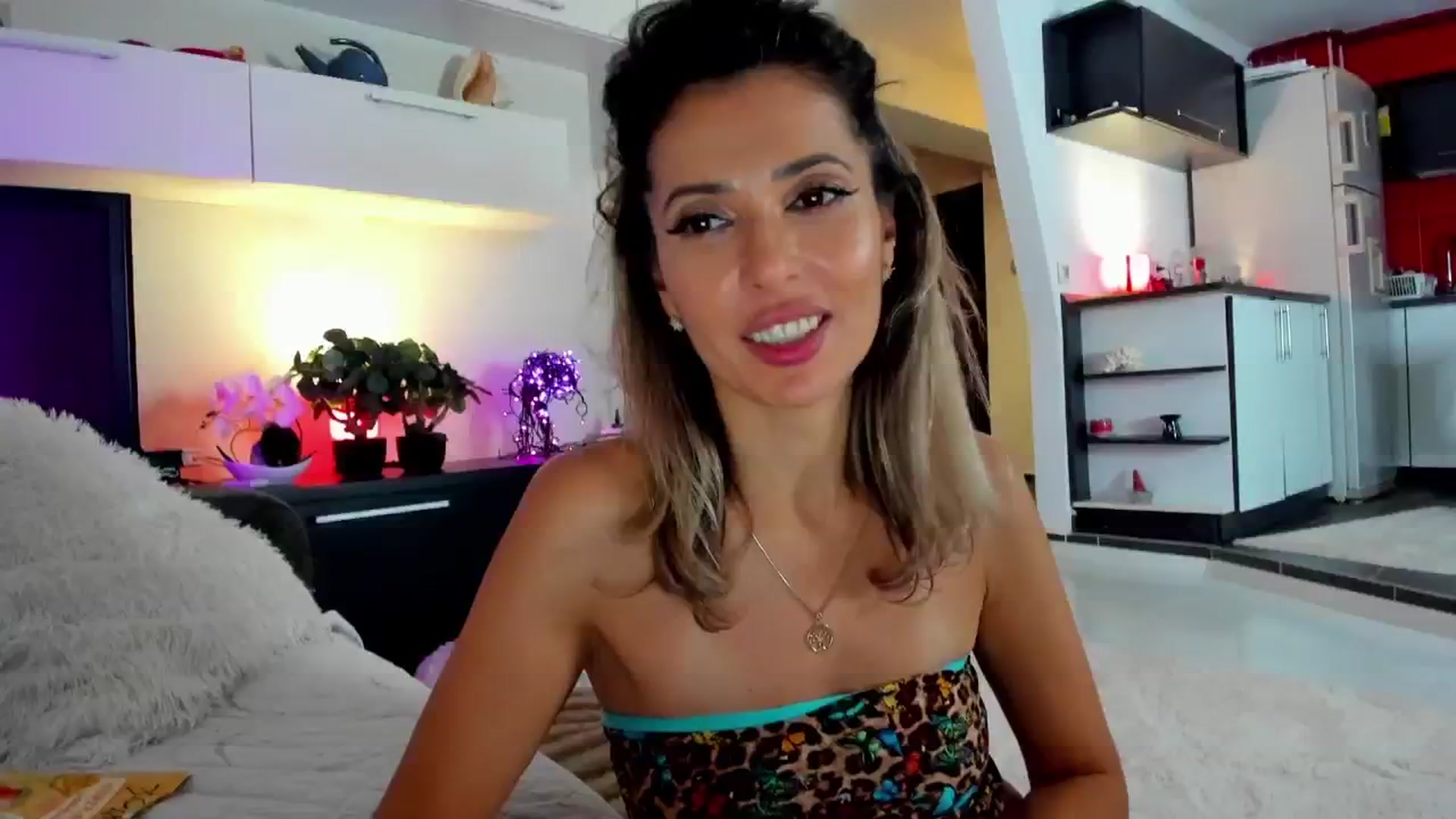 Gallery image thumbnail from SmileyTinaa's myfreecams stream on, 11/29/2024, 06:26 image 9 of 20