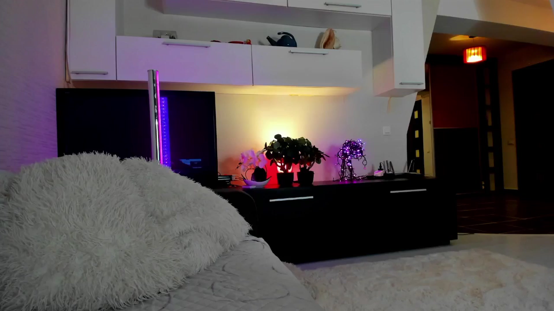 Gallery image thumbnail from SmileyTinaa's myfreecams stream on, 12/06/2024, 23:58 image 4 of 20