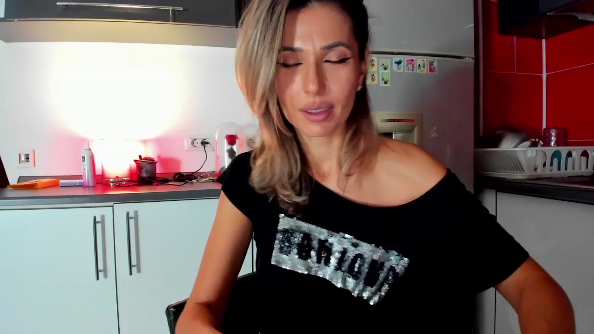 Gallery image thumbnail from SmileyTinaa's myfreecams stream on, 12/14/2024, 24:02 image 13 of 20