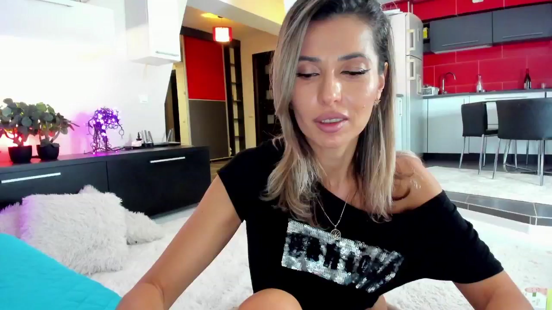Gallery image thumbnail from SmileyTinaa's myfreecams stream on, 12/14/2024, 24:02 image 9 of 20