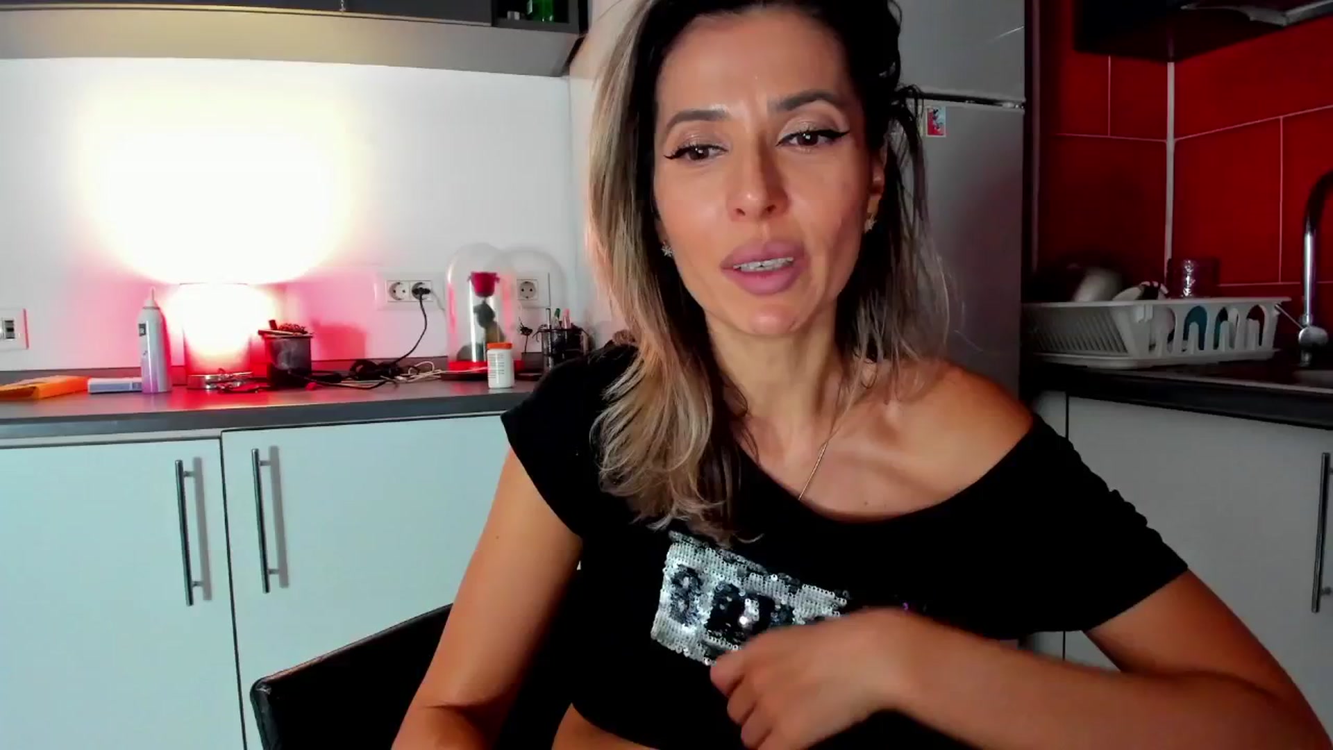 Gallery image thumbnail from SmileyTinaa's myfreecams stream on, 12/14/2024, 24:57 image 8 of 20