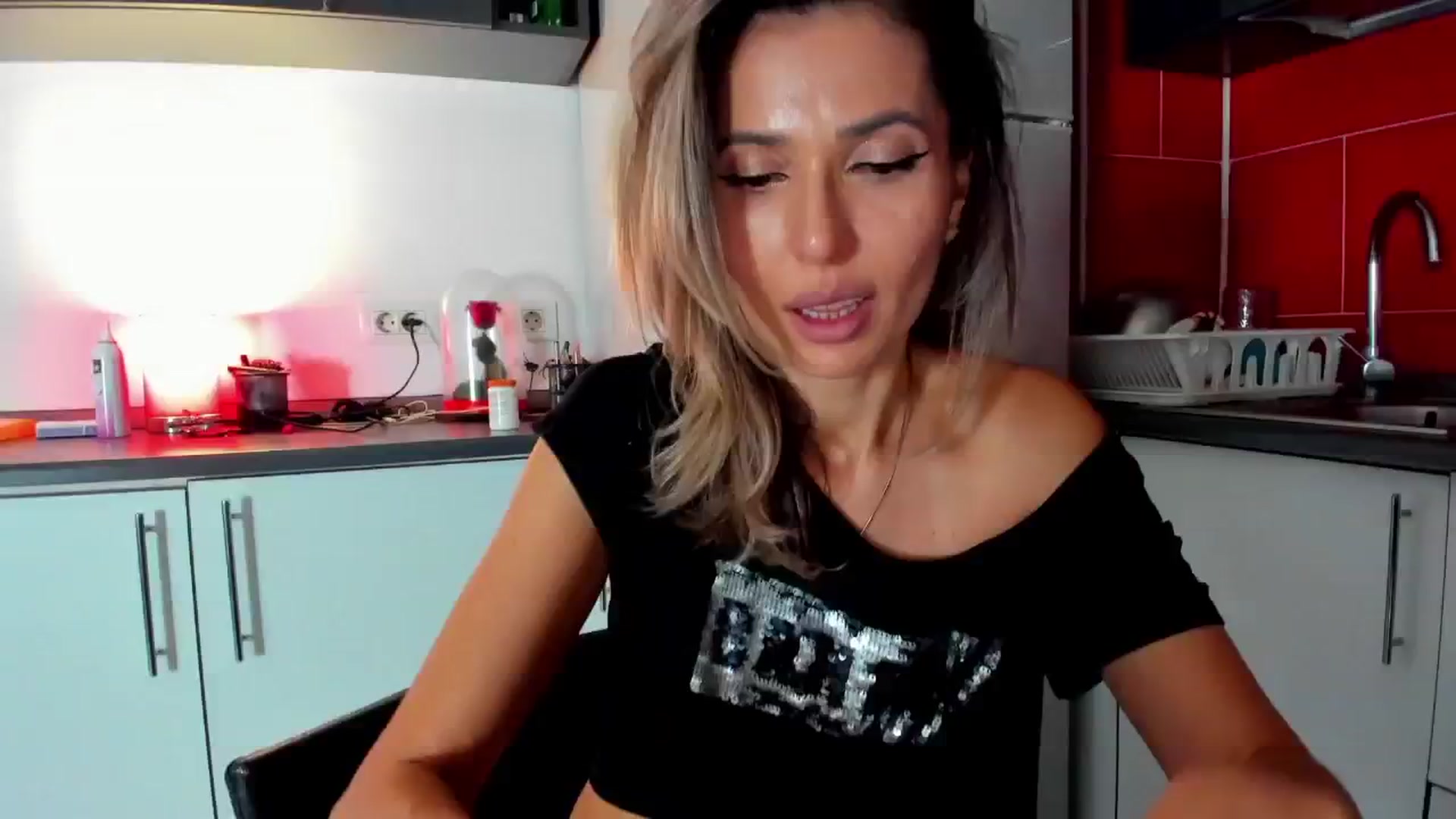 Gallery image thumbnail from SmileyTinaa's myfreecams stream on, 12/14/2024, 24:57 image 7 of 20