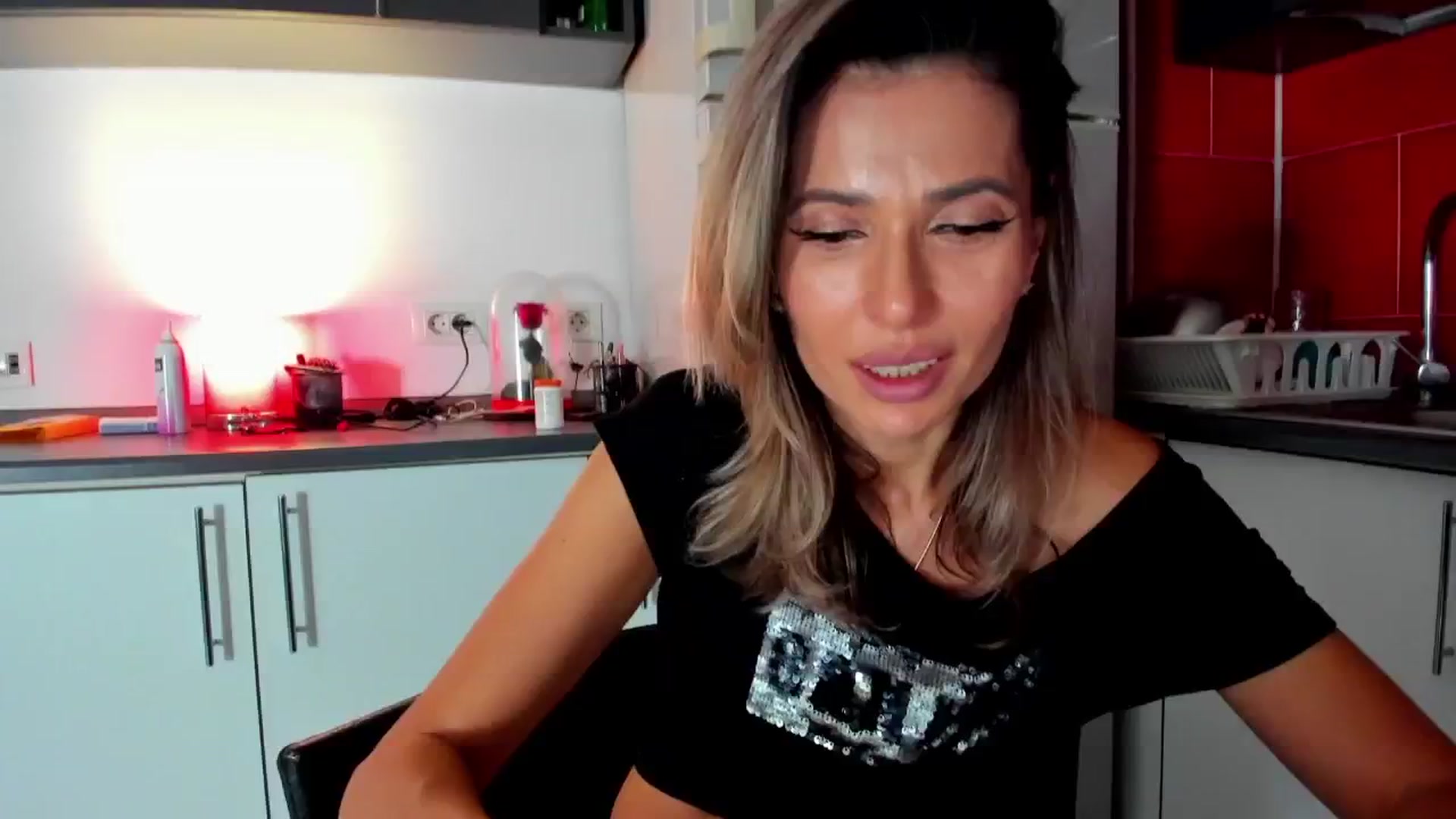Gallery image thumbnail from SmileyTinaa's myfreecams stream on, 12/14/2024, 24:57 image 9 of 20