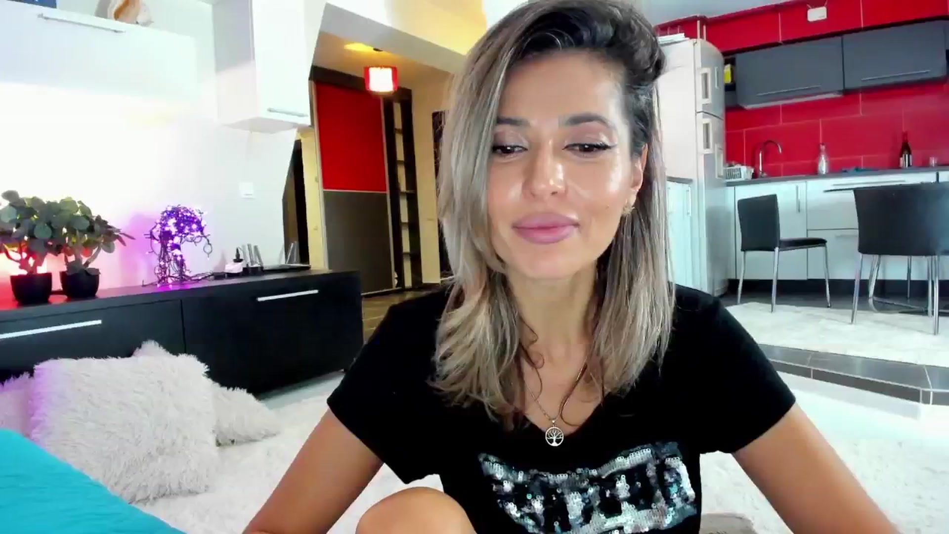 Gallery image thumbnail from SmileyTinaa's myfreecams stream on, 12/14/2024, 02:25 image 12 of 20