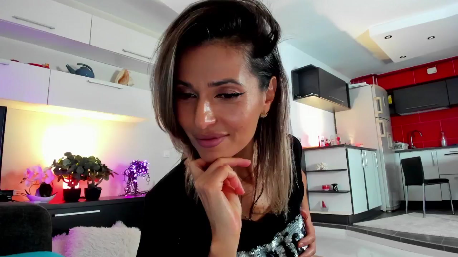 Gallery image thumbnail from SmileyTinaa's myfreecams stream on, 12/14/2024, 02:25 image 13 of 20