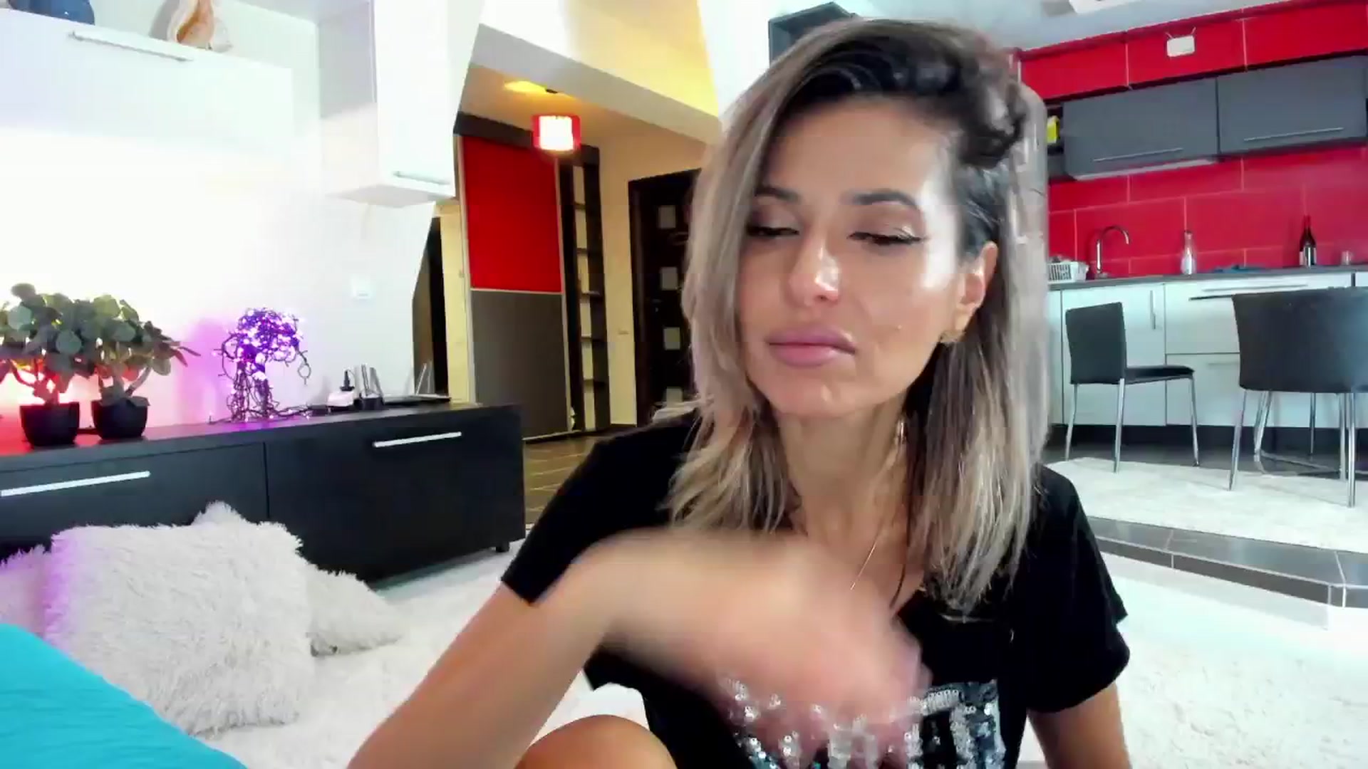 Gallery image thumbnail from SmileyTinaa's myfreecams stream on, 12/14/2024, 02:25 image 11 of 20
