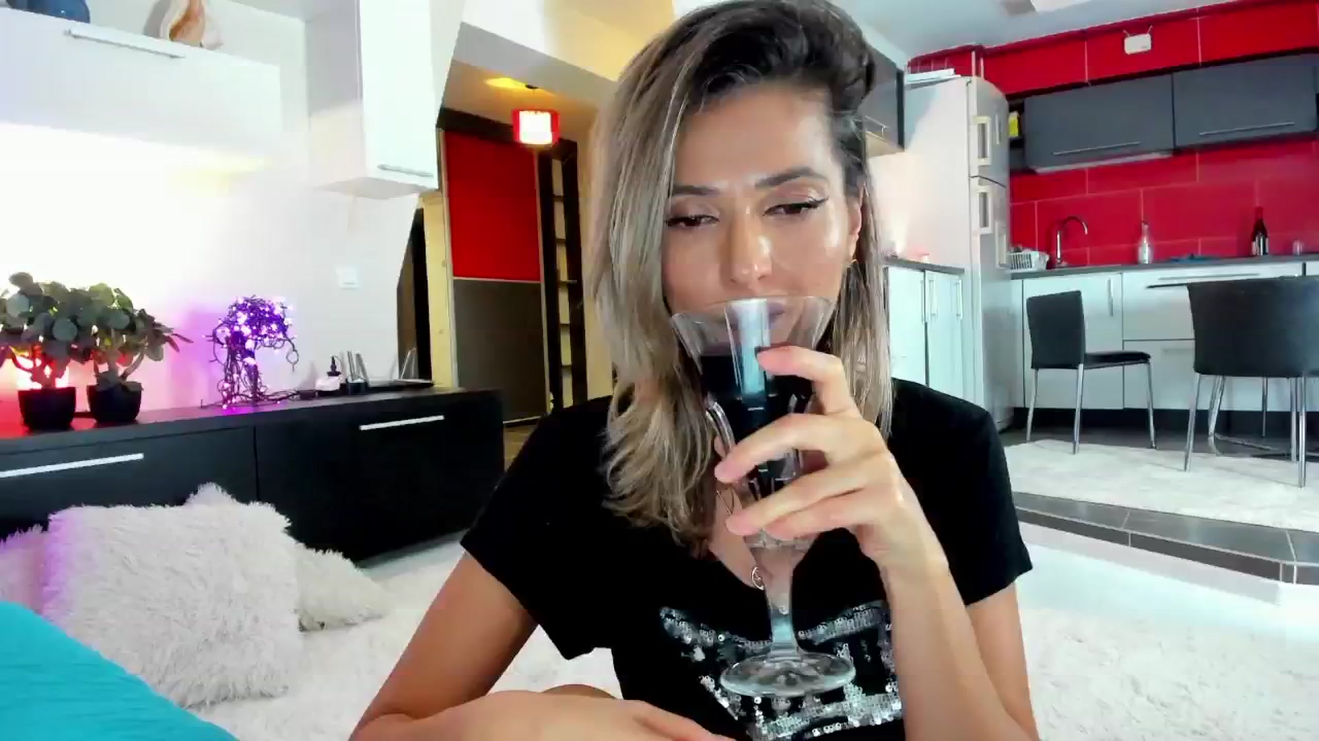 Gallery image thumbnail from SmileyTinaa's myfreecams stream on, 12/14/2024, 02:25 image 10 of 20