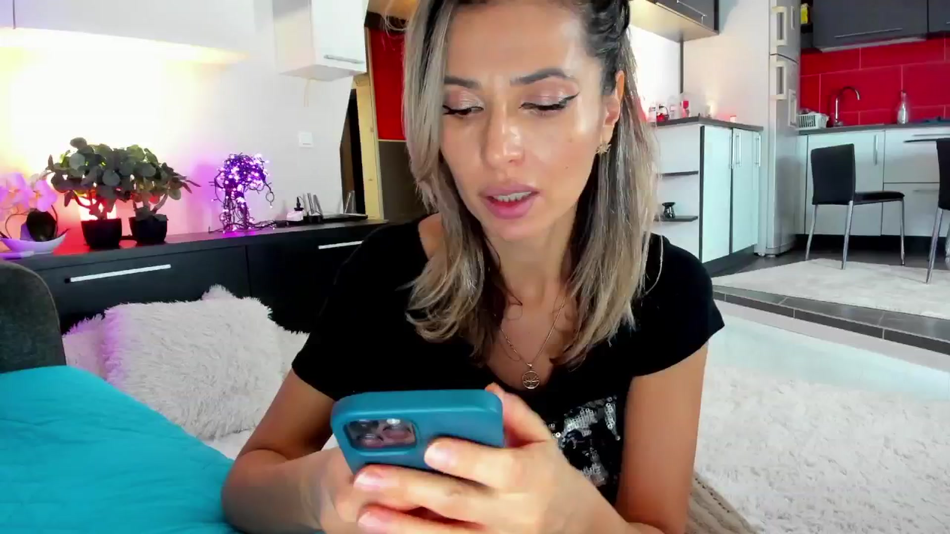 Gallery image thumbnail from SmileyTinaa's myfreecams stream on, 12/14/2024, 03:31 image 4 of 20