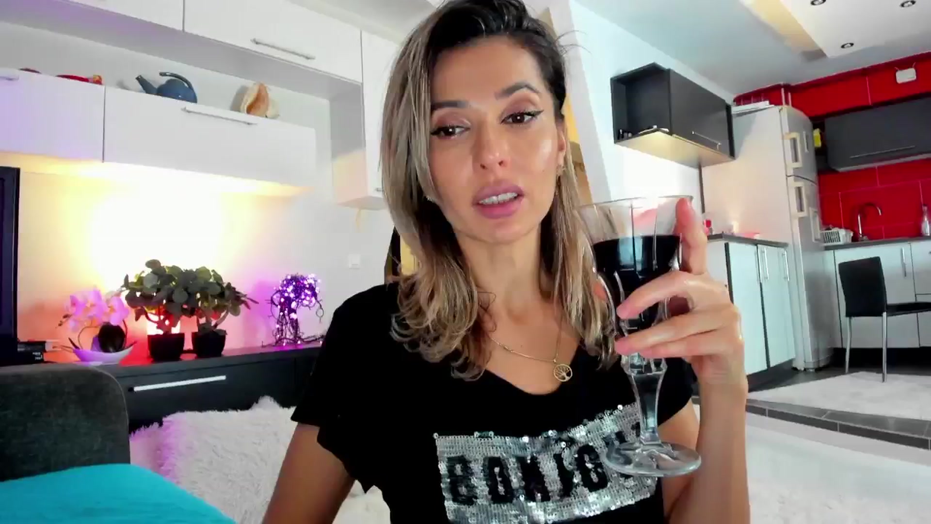 Gallery image thumbnail from SmileyTinaa's myfreecams stream on, 12/14/2024, 03:31 image 16 of 20