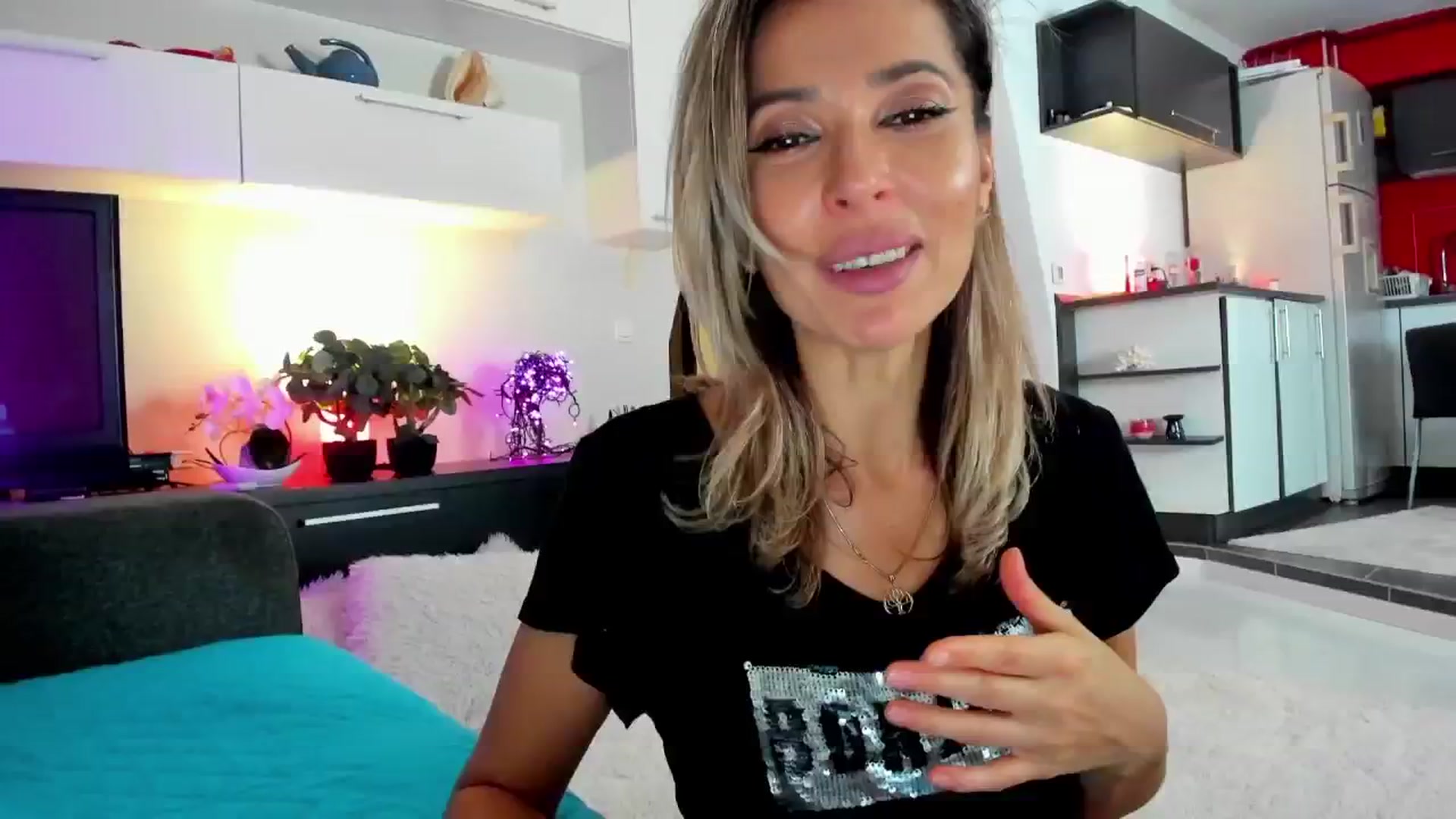 Gallery image thumbnail from SmileyTinaa's myfreecams stream on, 12/14/2024, 03:31 image 18 of 20