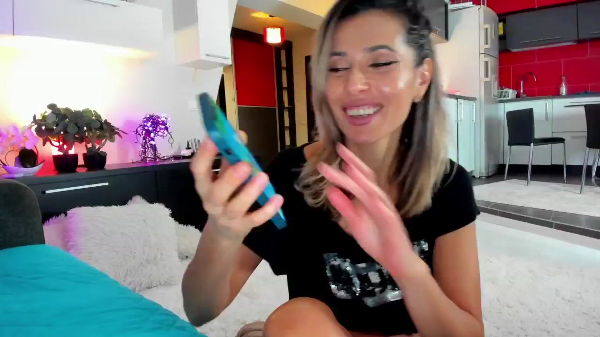 Gallery image thumbnail from SmileyTinaa's myfreecams stream on, 12/14/2024, 03:31 image 7 of 20