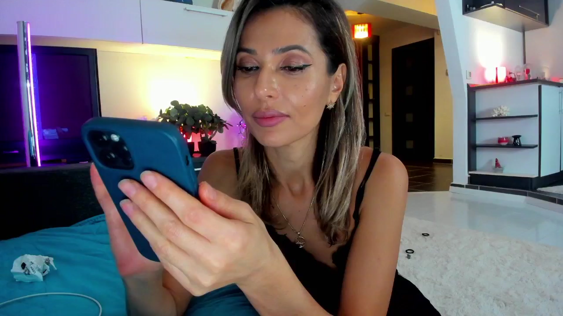 Gallery image thumbnail from SmileyTinaa's myfreecams stream on, 12/20/2024, 05:51 image 9 of 20