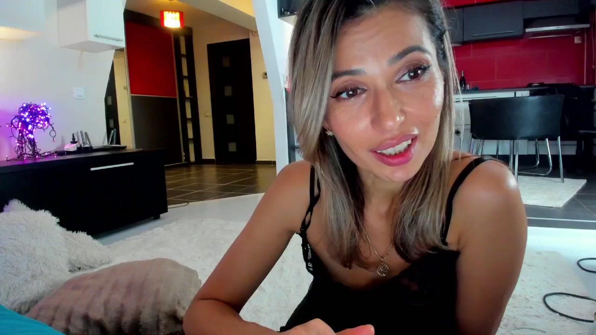 Gallery image thumbnail from SmileyTinaa's myfreecams stream on, 12/20/2024, 05:51 image 20 of 20
