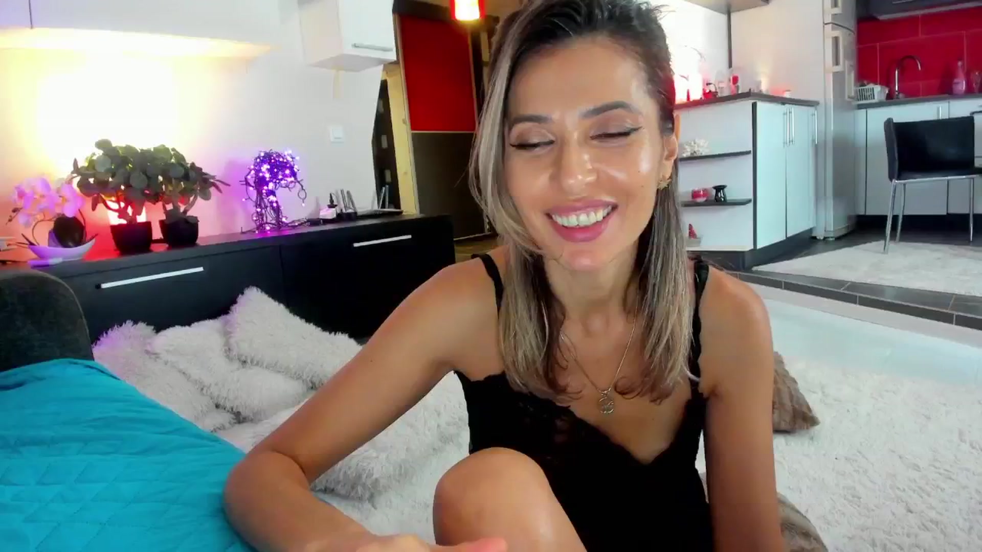 Gallery image thumbnail from SmileyTinaa's myfreecams stream on, 12/20/2024, 07:00 image 8 of 20