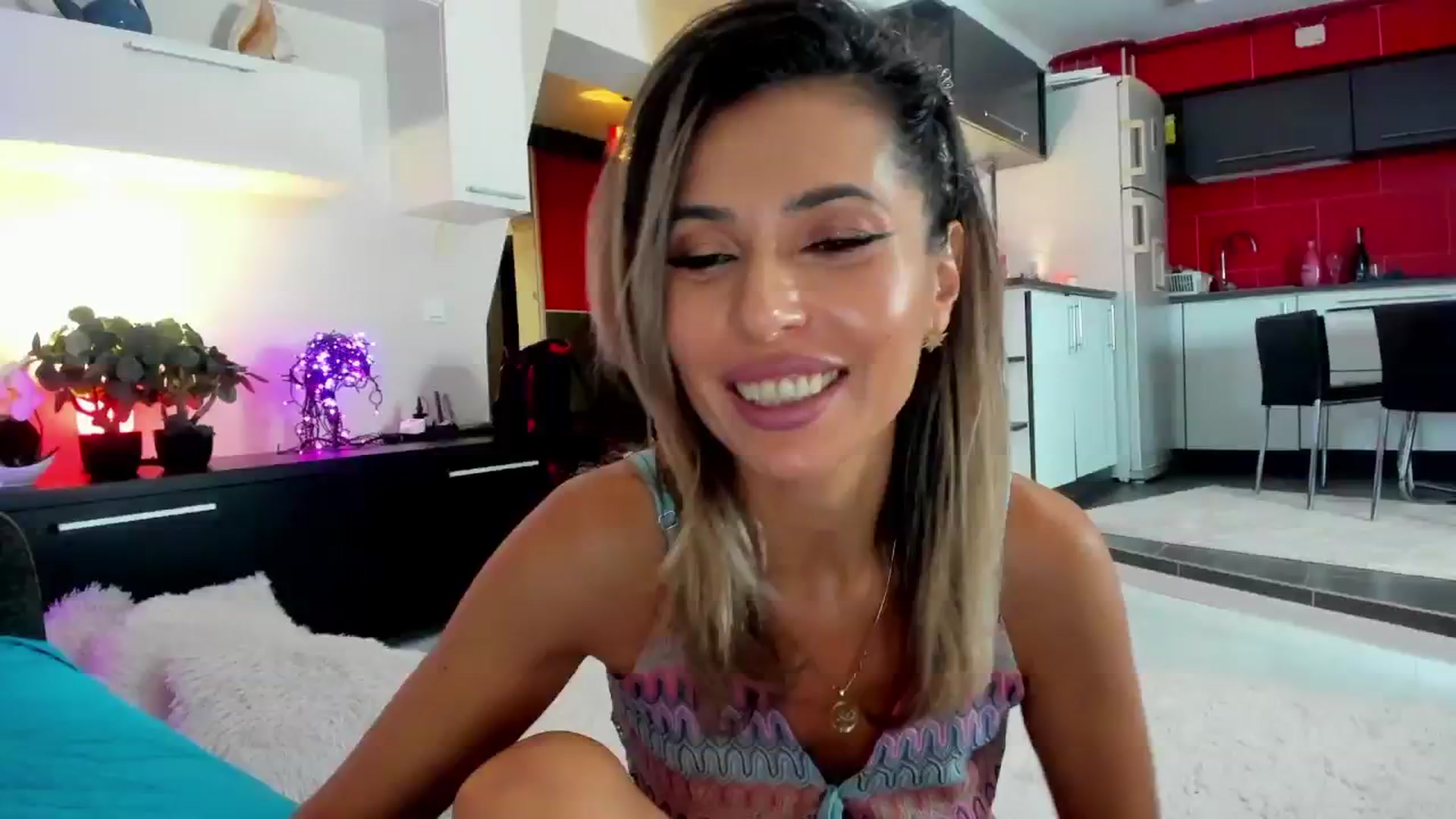 Gallery image thumbnail from SmileyTinaa's myfreecams stream on, 12/21/2024, 24:02 image 2 of 20